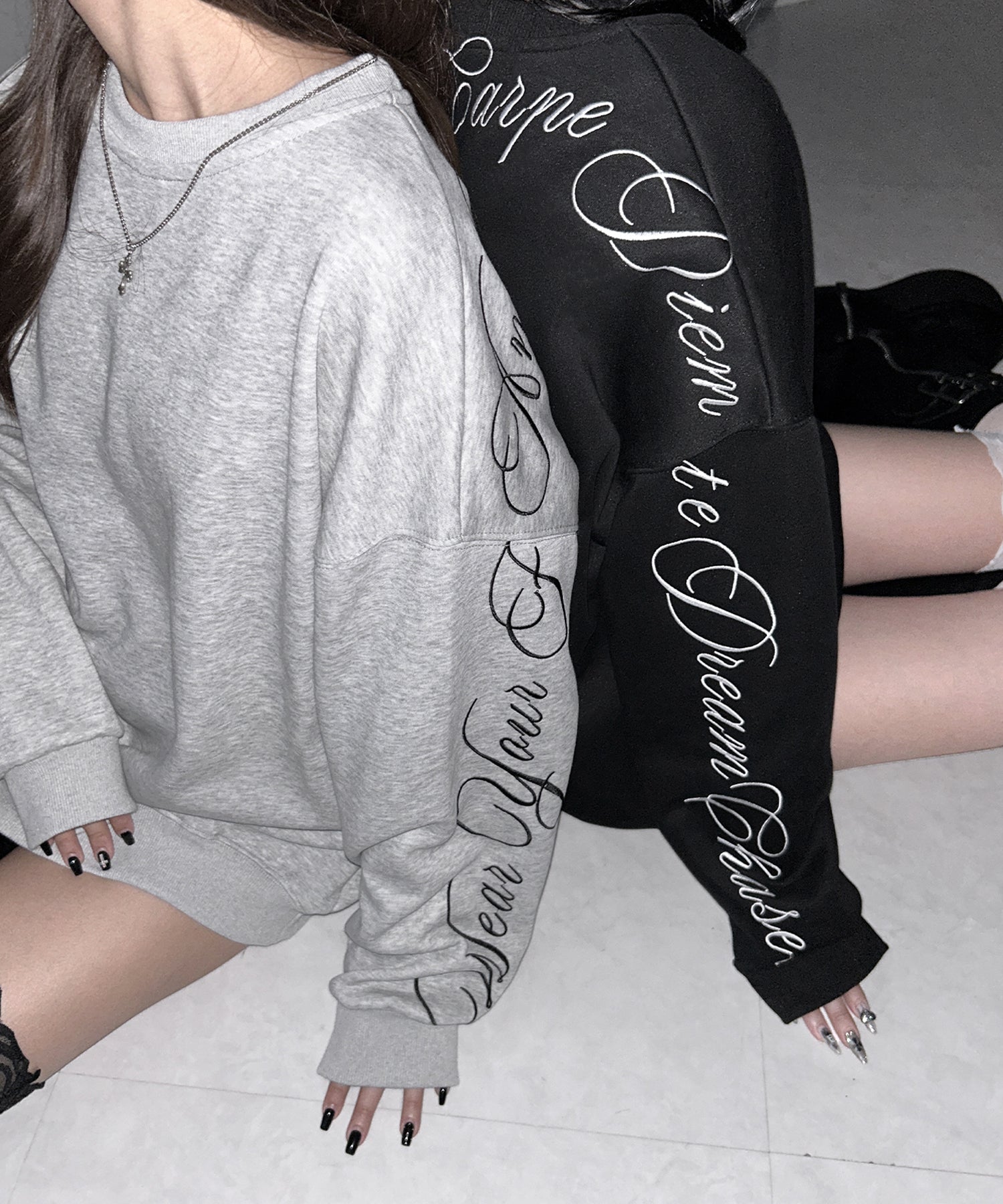 レタリングロゴ刺繍スウェットプルオーバー / lettering logo embroidery sweat pullover