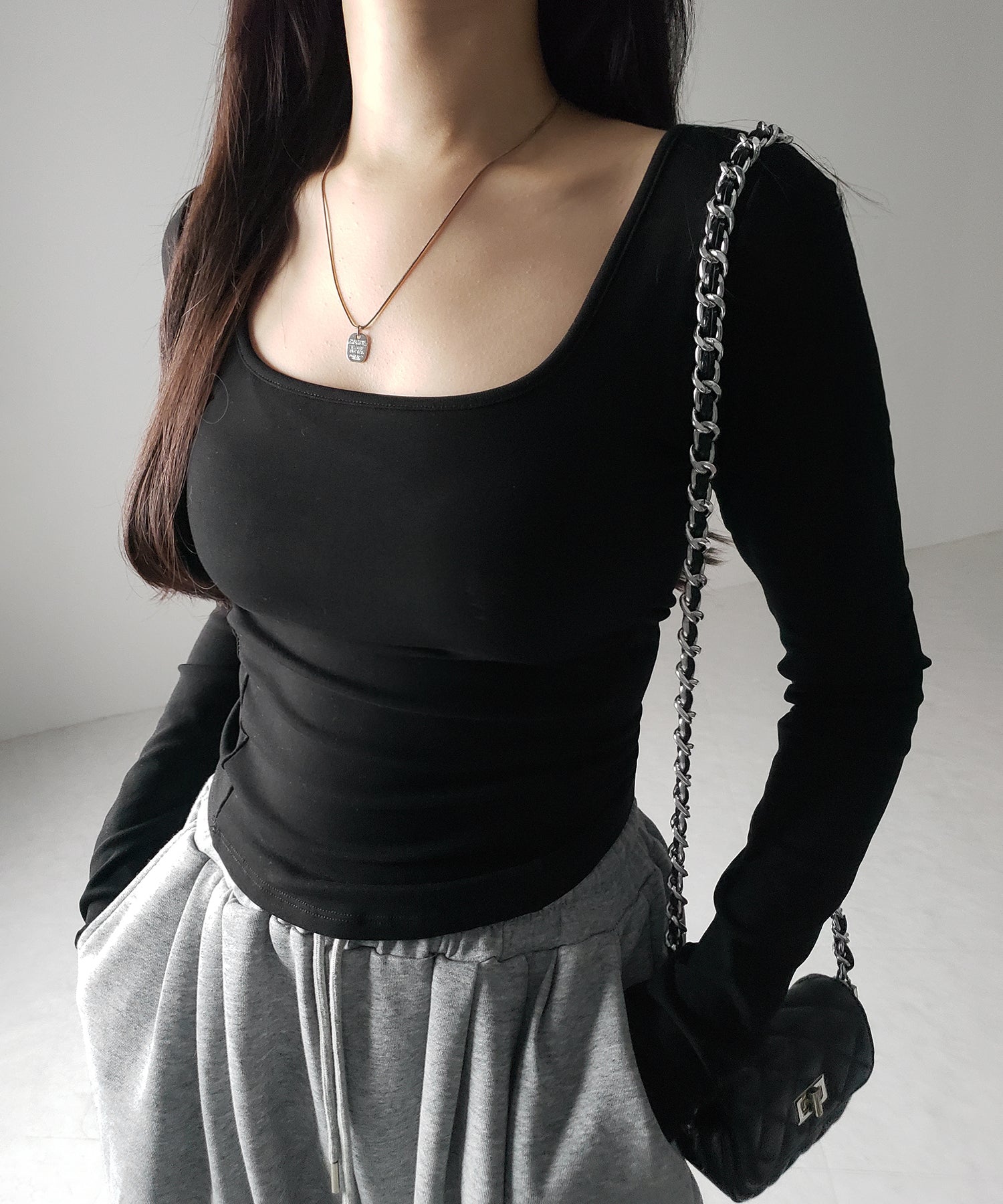 【 裏起毛 / カップ付き 】スクエアネックスリムカットソートップス