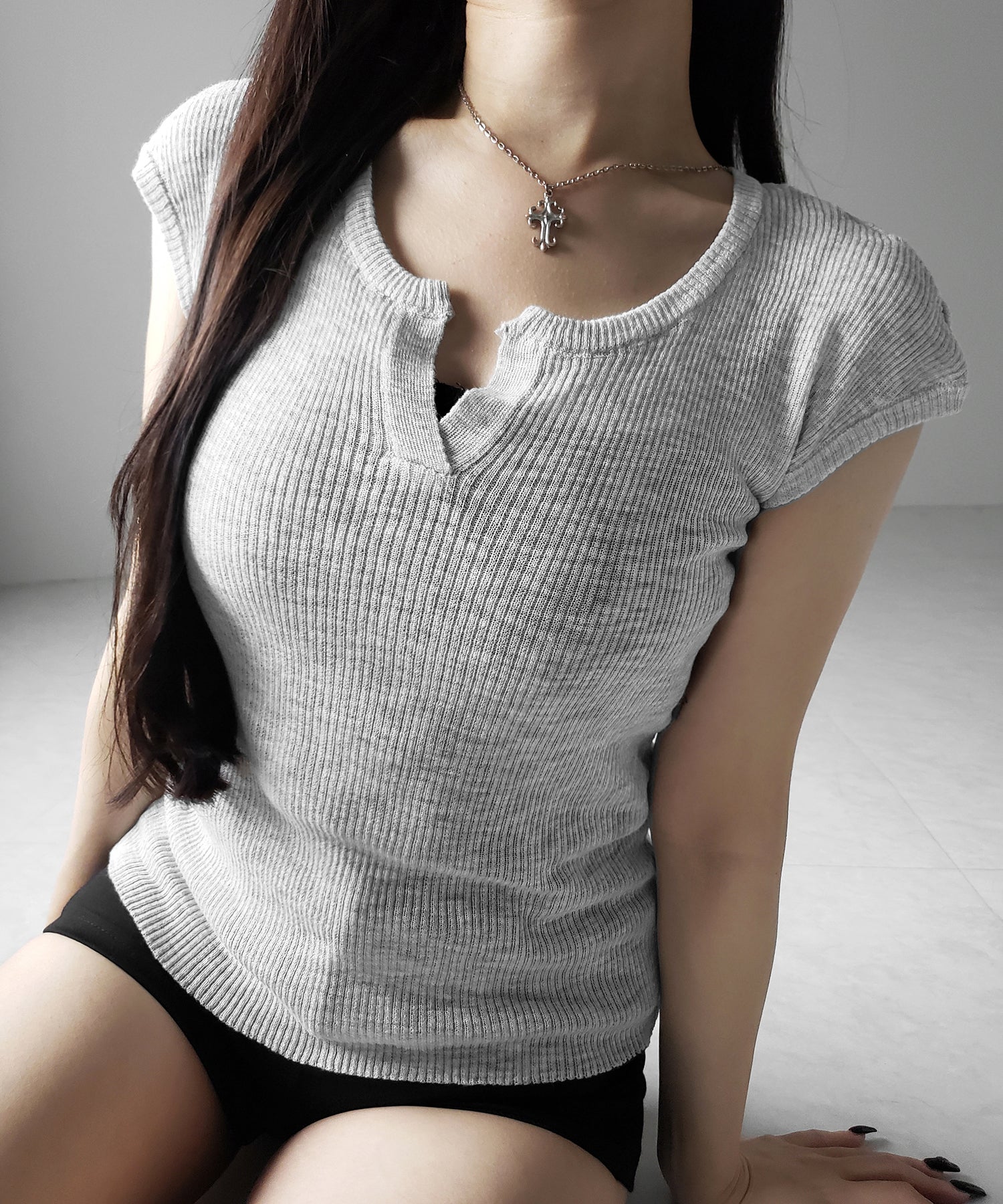 キーネックルーズシアーリブニットトップス / key neck loose sheer rib knit tops