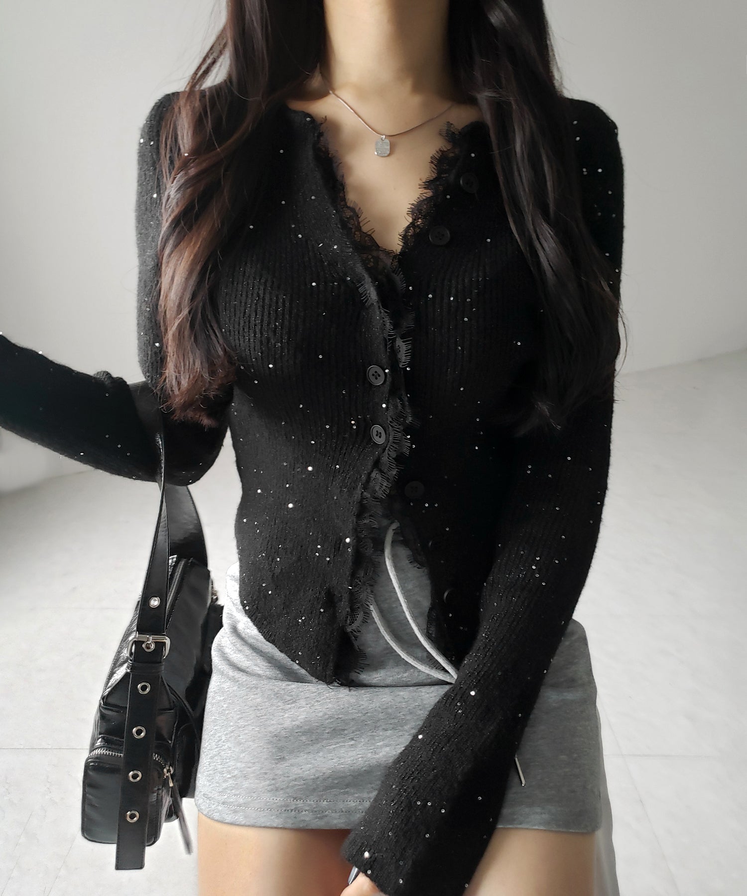 レースドッキングスパングルキーネックニットカーディガン / lace docking spangle key neck knit cardigan