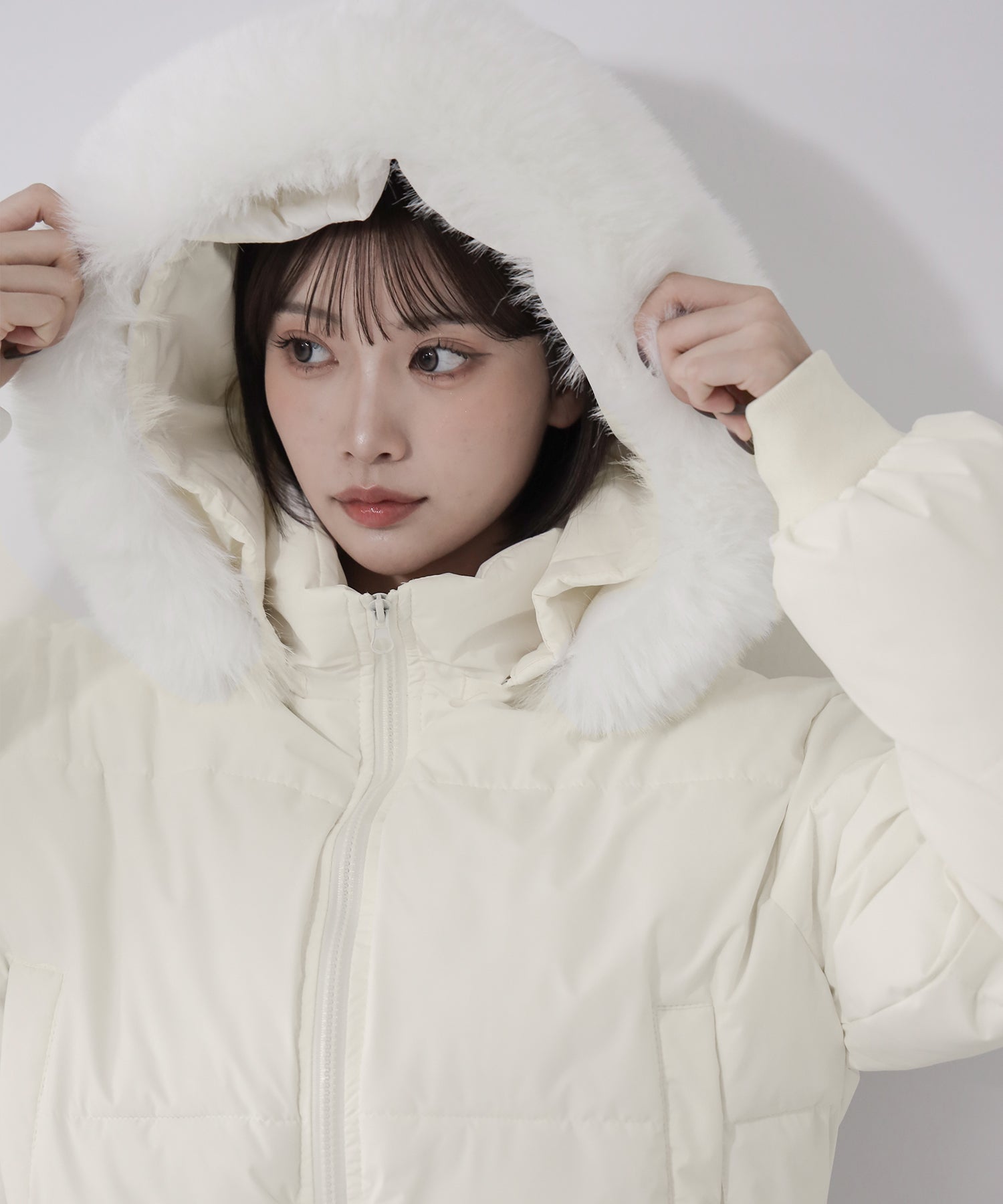 【 フード取り外し可能2WAY 】フェイクファーフードショートダウンジャケット / 2WAY fake fur hoodie short down jacket