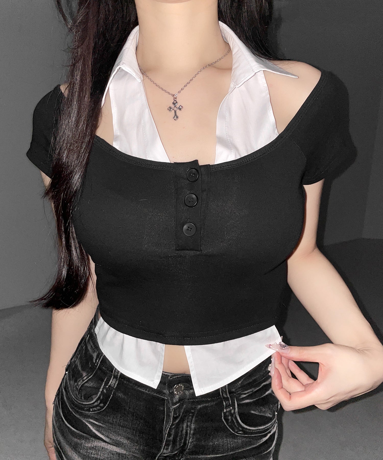 シャツレイヤードヘンリーネックカットアウトトップス / shirt layered henlyneck cutout tops
