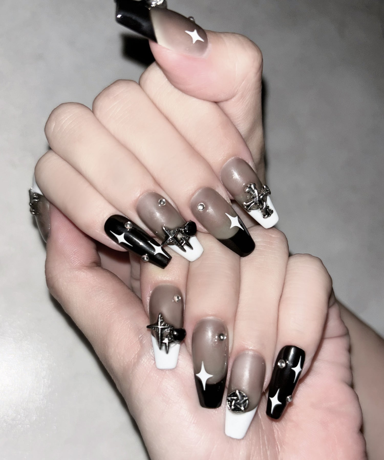 モノトーンクロスキラキラフレンチネイルチップ / monotone cross kirakira french nail tips