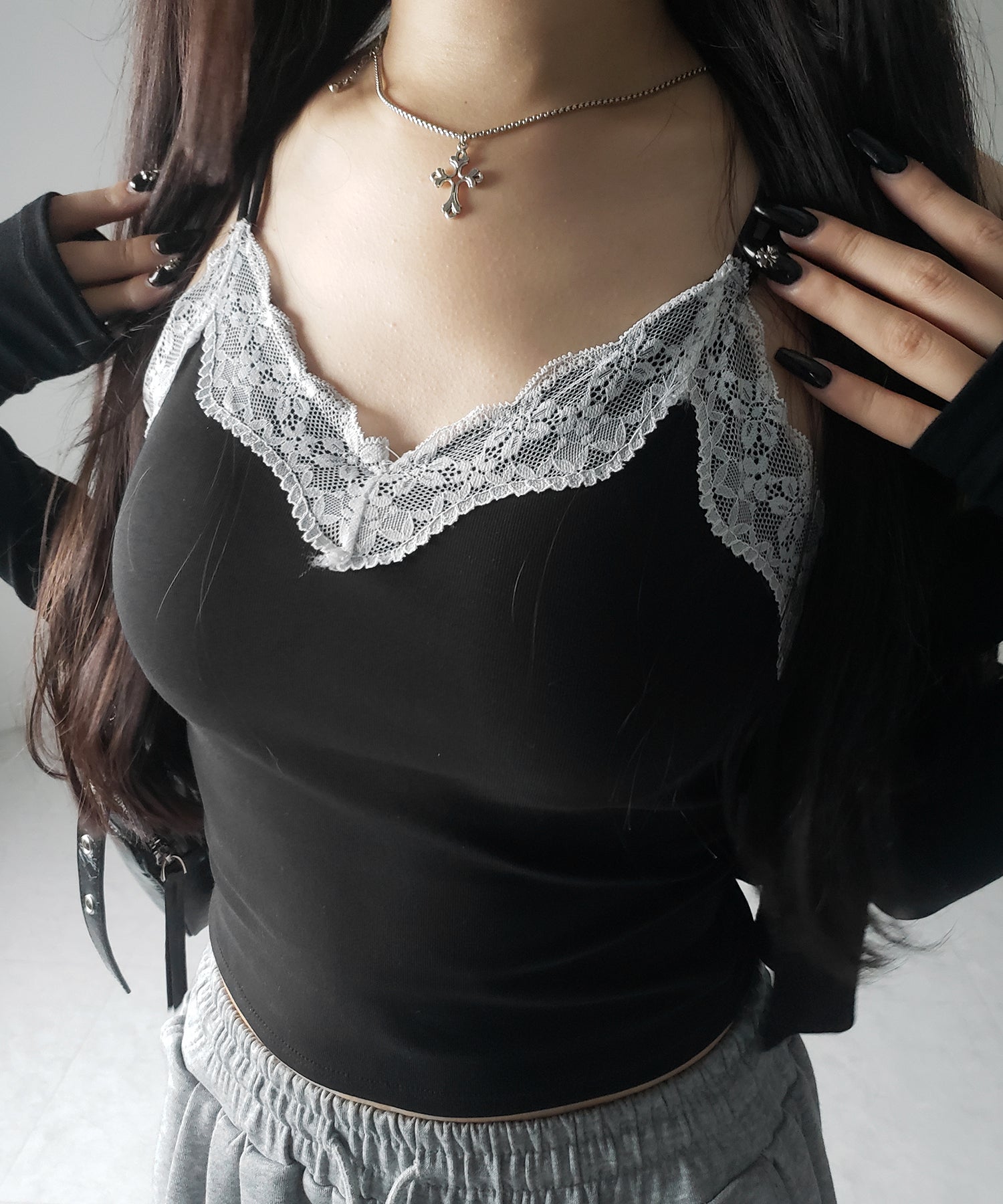 【 新色ピンク追加!カップ付き 】配色レースクロップドリブキャミソール / bicolor lace cropped rib camisole