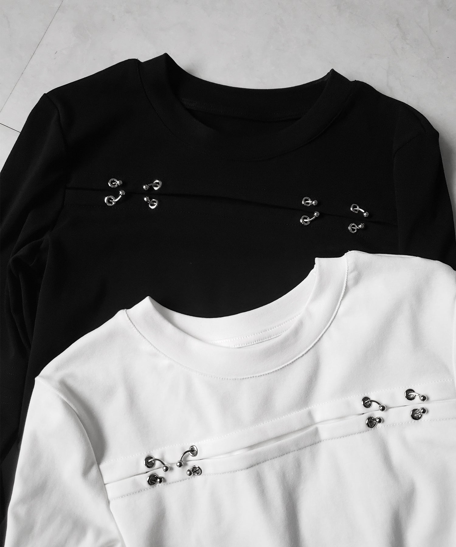ピアッシングカットアウトスリムロンT/ piercing cutout slim long sleeve T-shirts