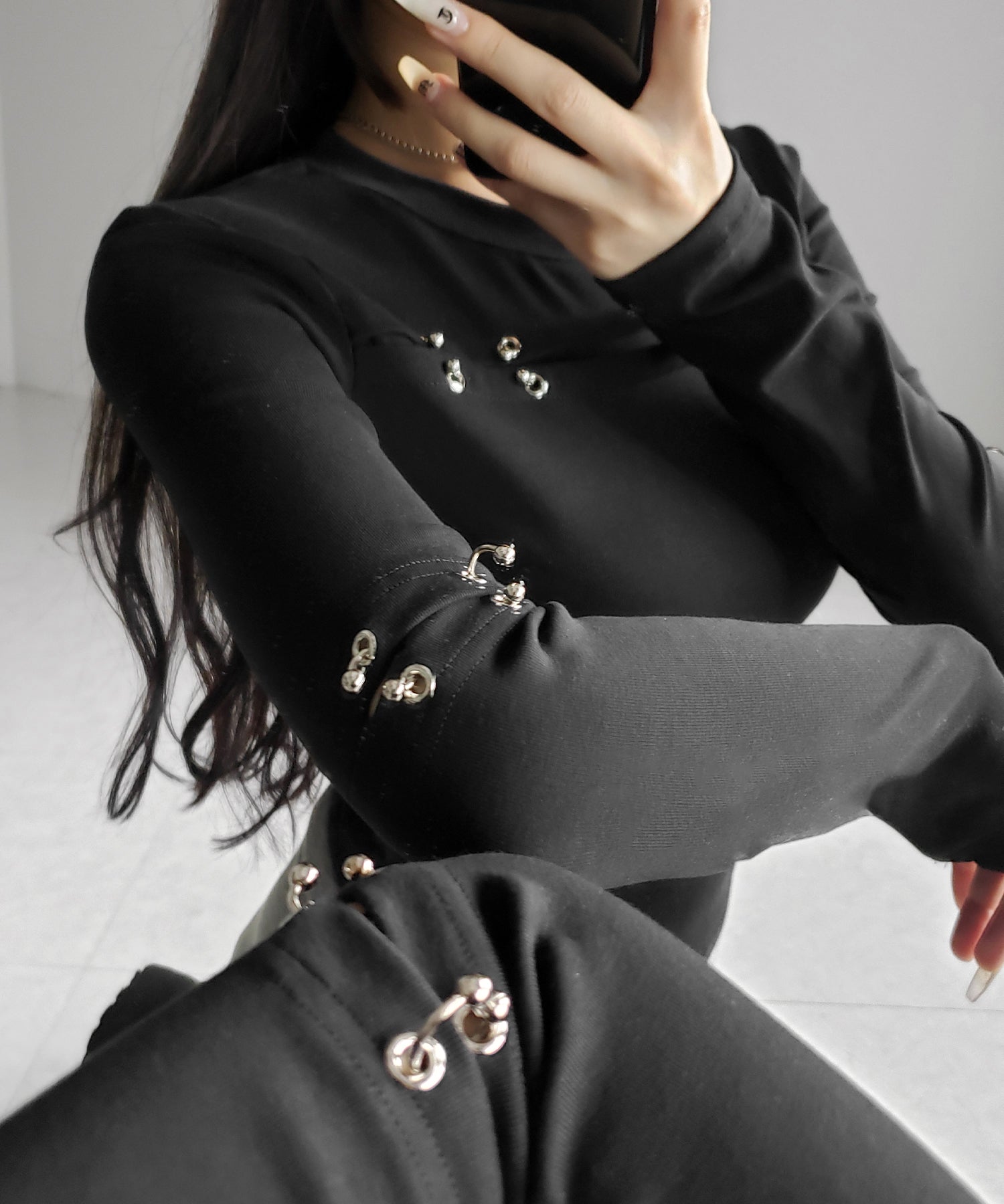 ピアッシングカットアウトスリムロンT/ piercing cutout slim long sleeve T-shirts