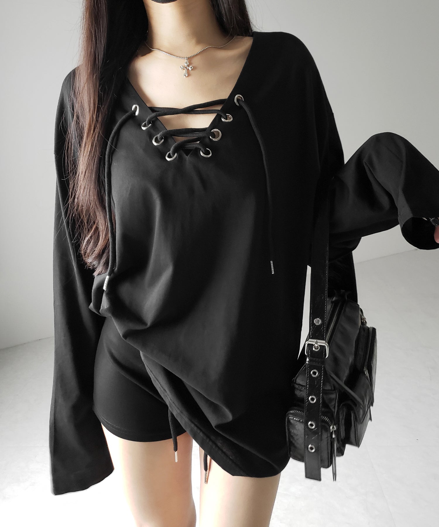 レースアップルーズシルエット長袖ビッグTシャツ / laceup loose silhouette long sleeve big T-shirt