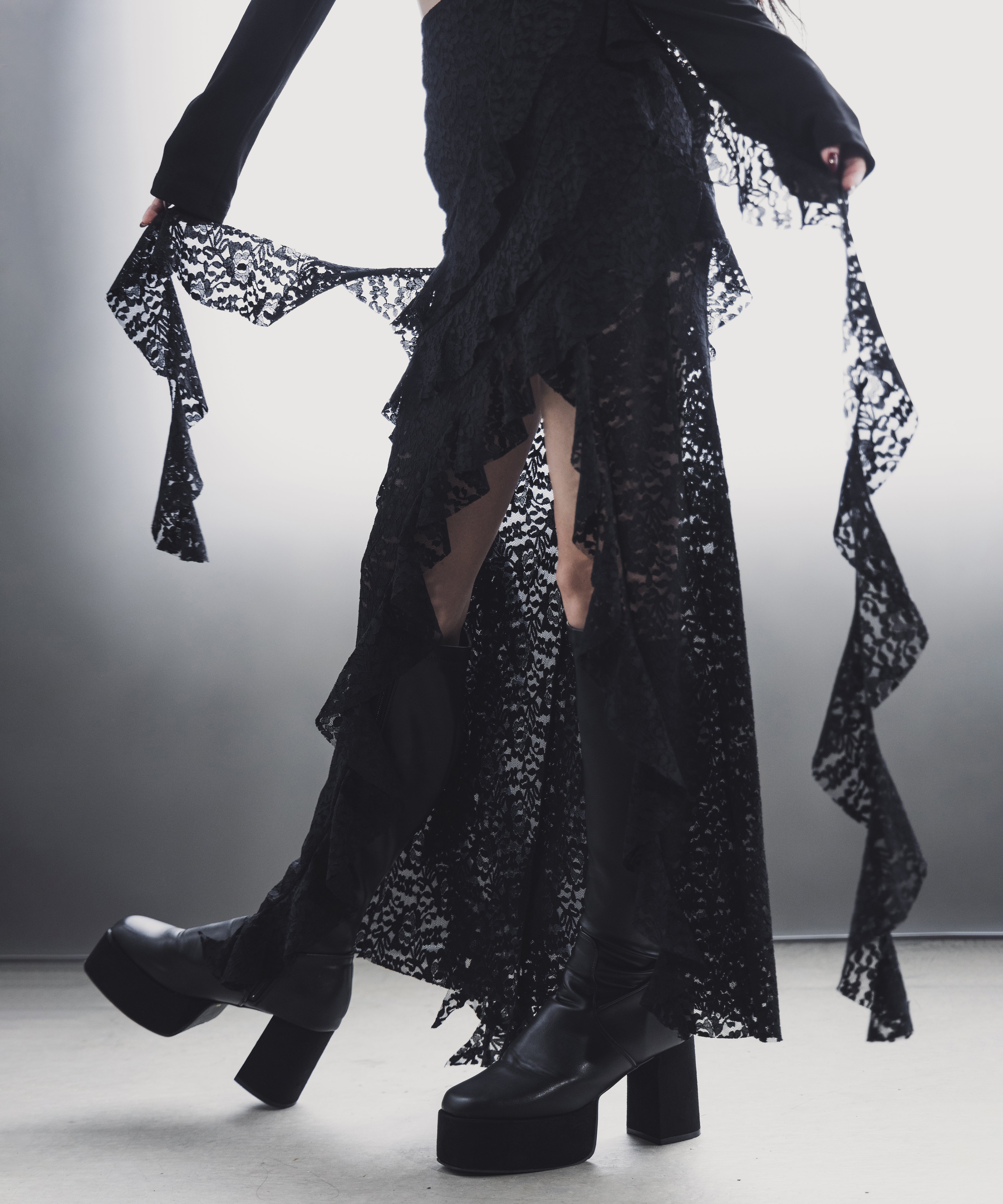 【 裏地付 】アシンメトリーフリルレーススリットロングスカート / asymmetry frill lace slit long skirt