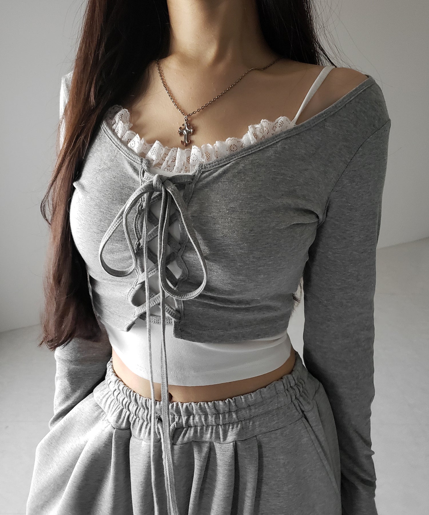 【 新色ピンクが追加!/2点セット 】レースアップリボンショートトップス + レースキャミ SET / lace up ribbon short tops + lace cami SET