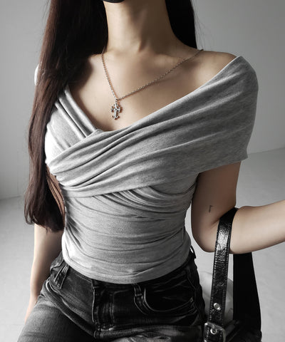 オフショルドレープクロスギャザリングTシャツ /off shoulder draped cross gatherimg T-shirt