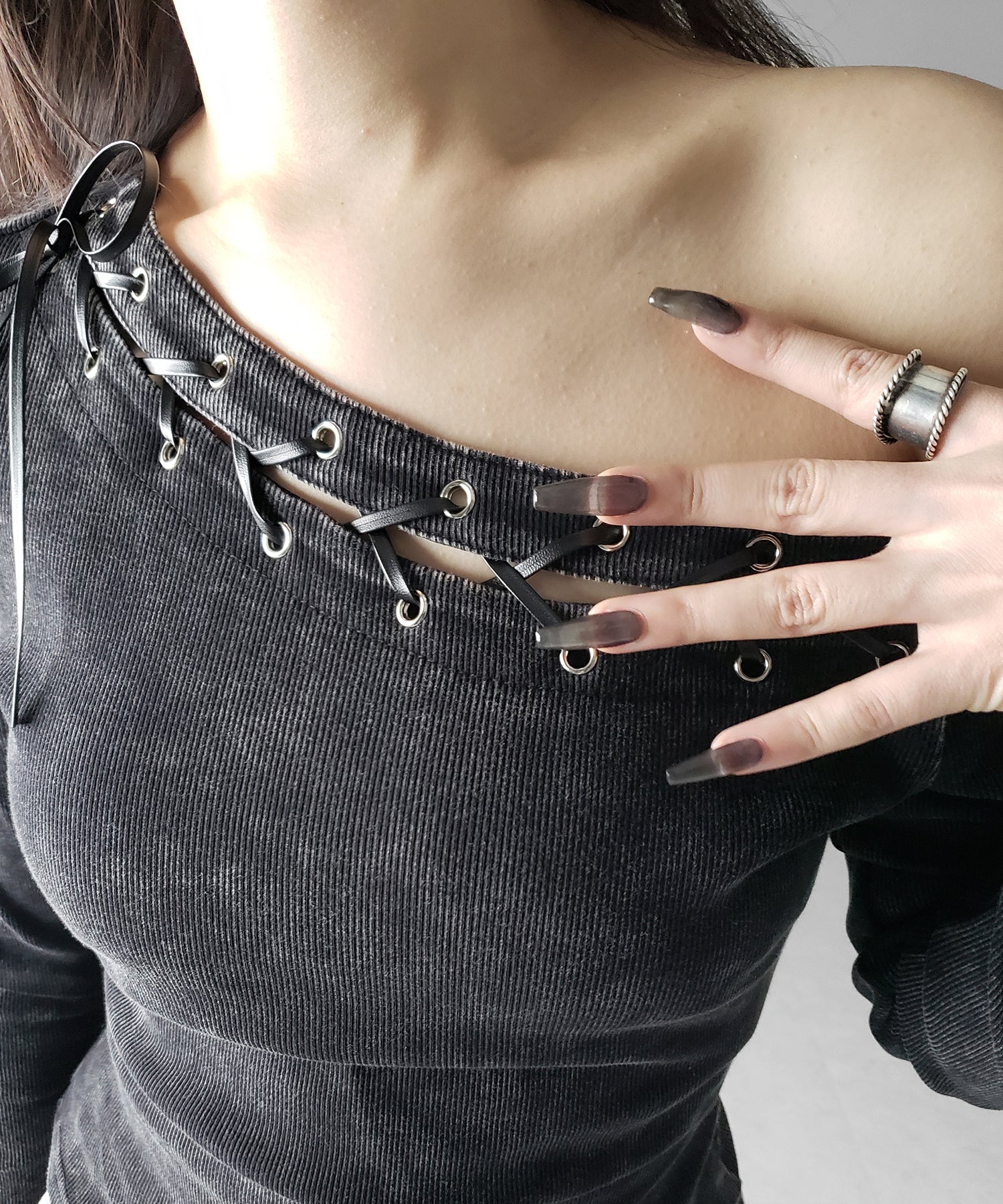 ヴィンテージカットアウトレースアップワンショルリブトップス / vintage cutout laceup one shoulder lib tops