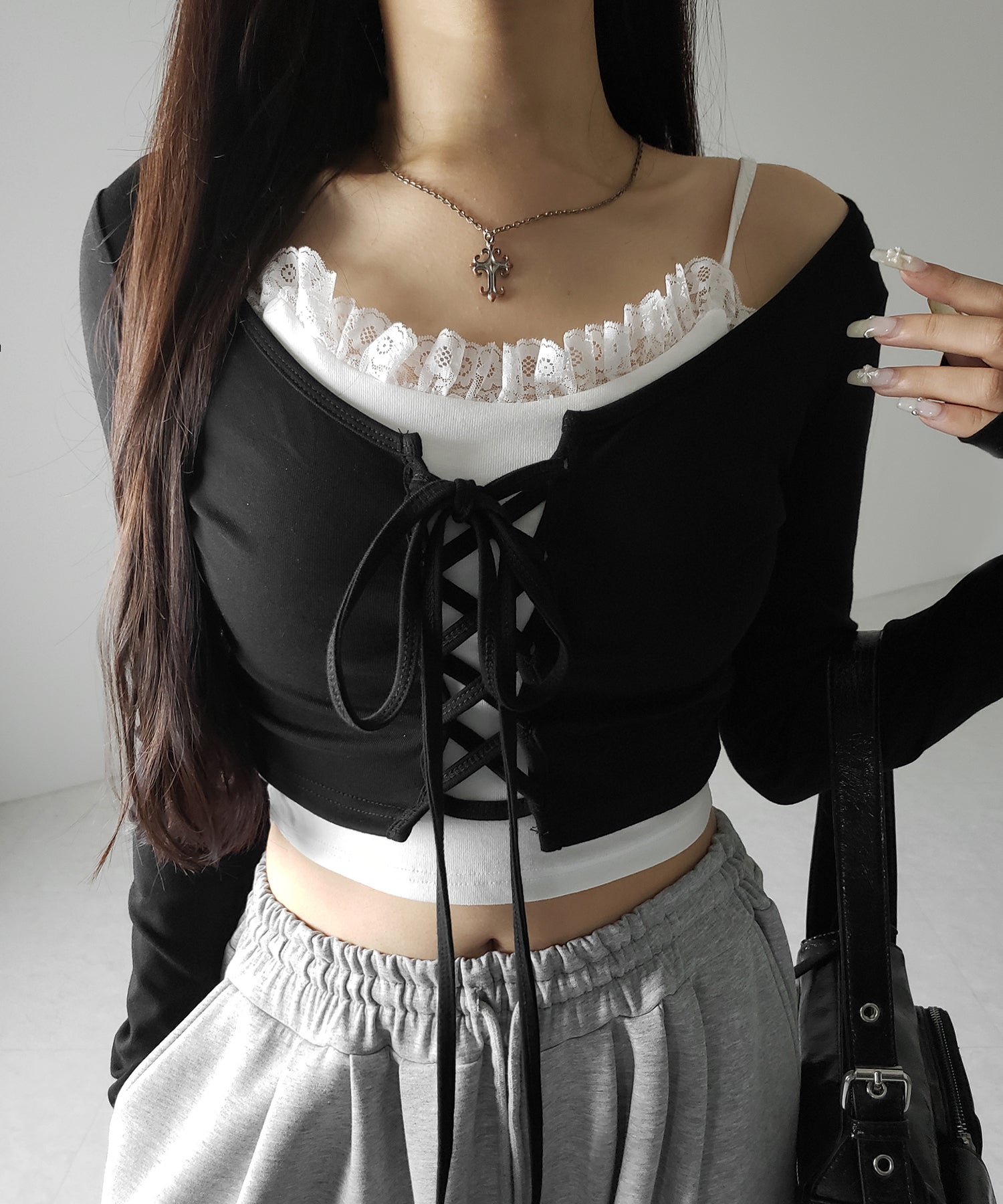 【 新色ピンクが追加!/2点セット 】レースアップリボンショートトップス + レースキャミ SET / lace up ribbon short tops + lace cami SET