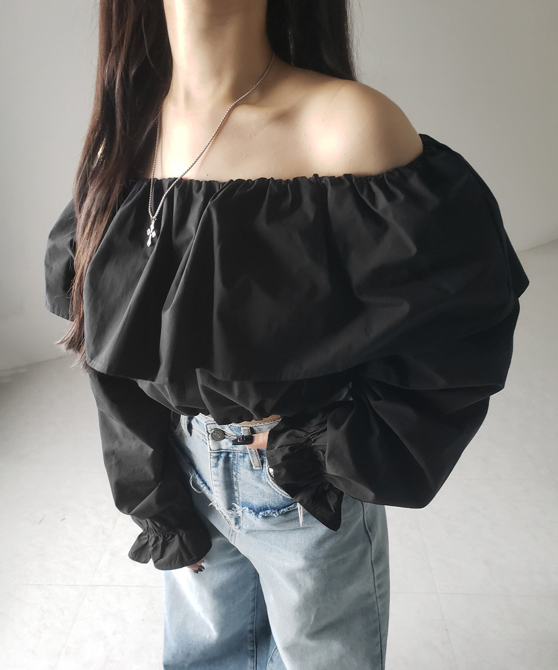 オフショルダーフリルショートブラウス /off shoulder frill short blouse
