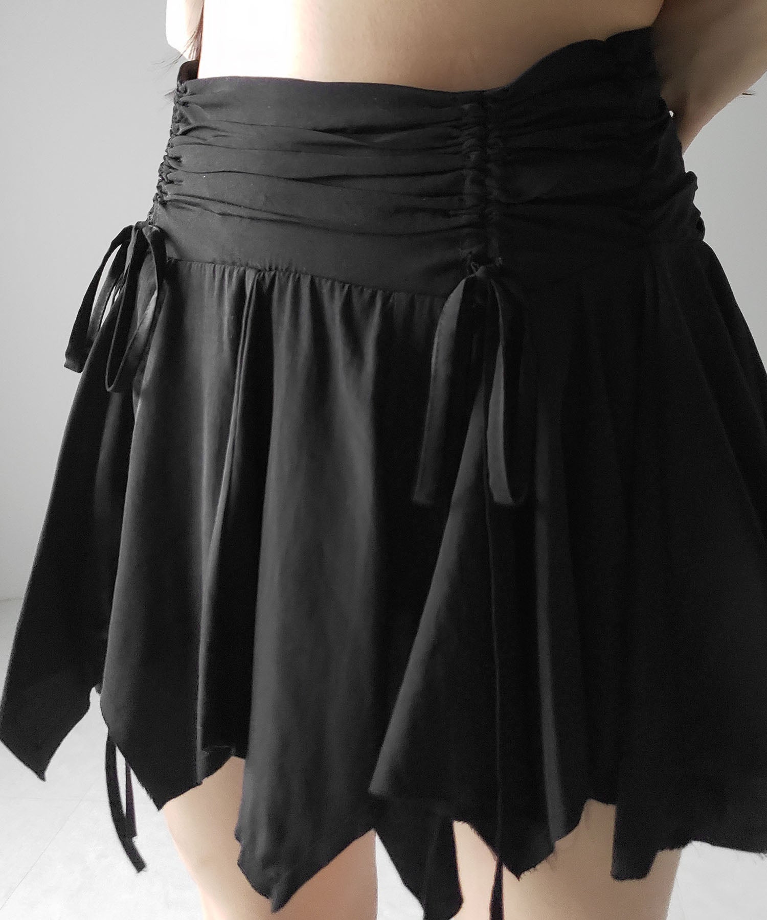 【 2color / 2size 】シャーリングダブルリボンアシンメトリーフリルミニスカート / shirrin double ribbon asymmetry frill mini skirt