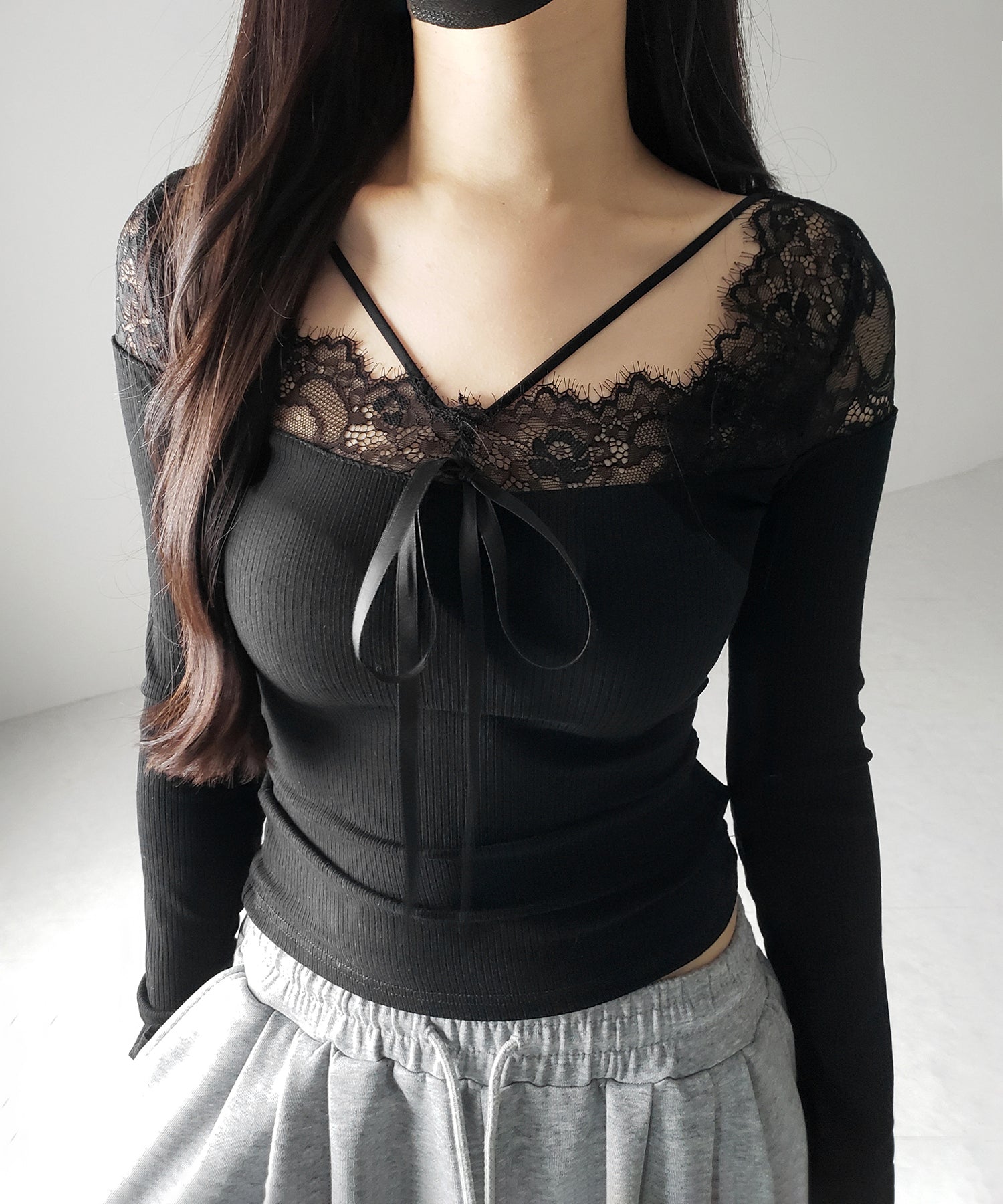 クロスストラップレース切替リブトップス / cross strap lace switching ribbed tops