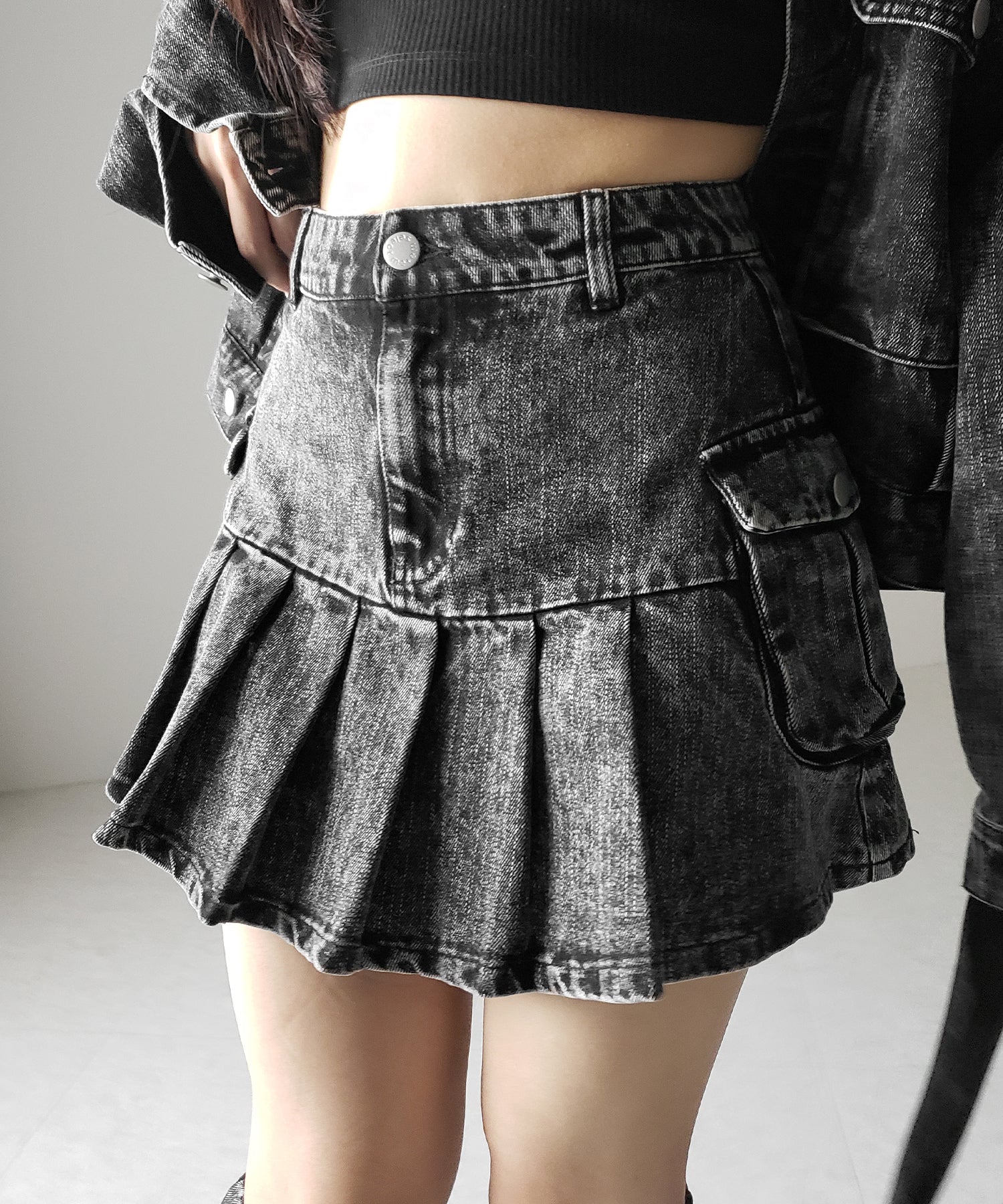 【 セットアップ着用可能 】ヴィンテージケミカルブリーチプリーツデニムミニスカート / vintage bleached pleated denim mini skirt
