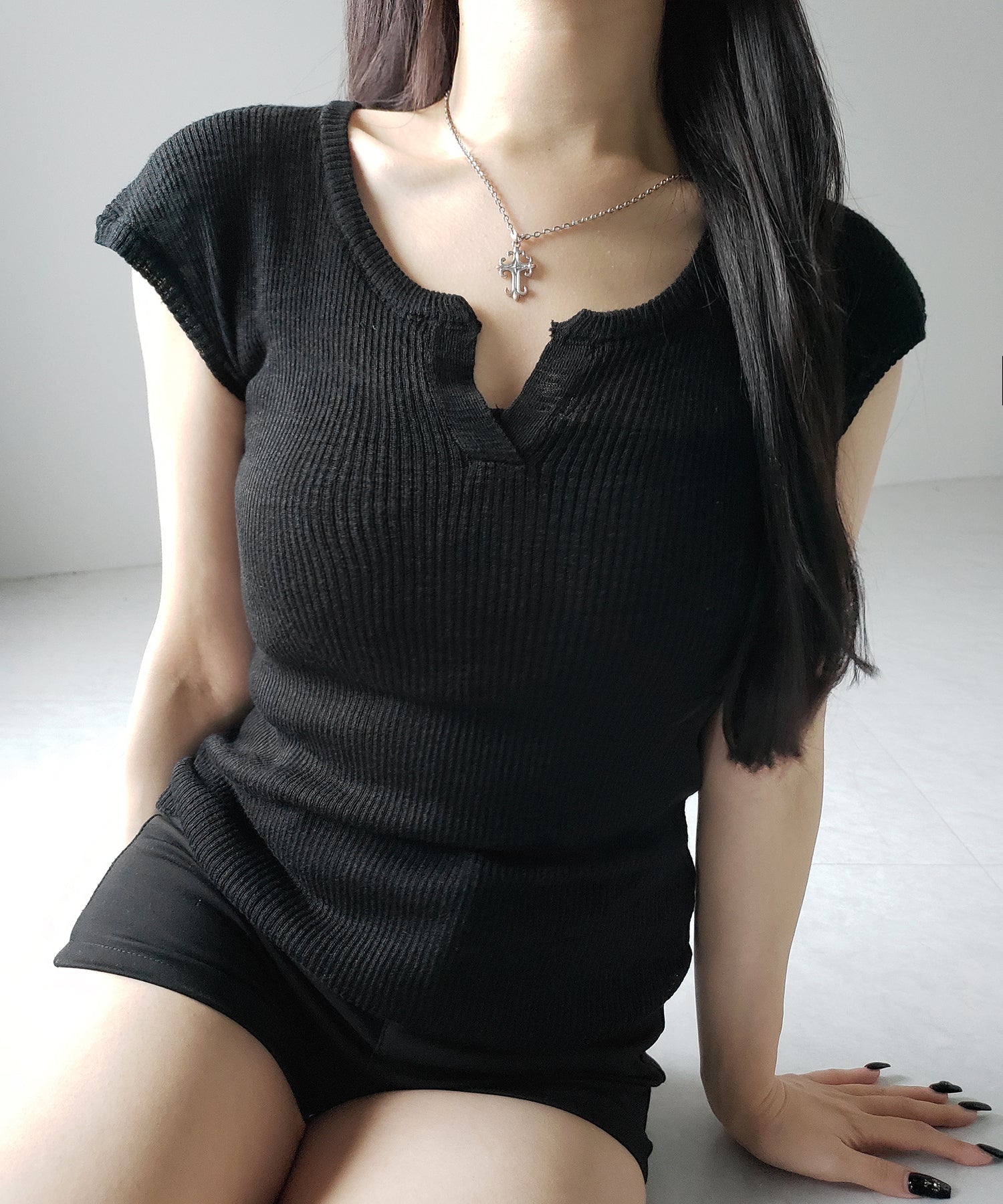 キーネックルーズシアーリブニットトップス / key neck loose sheer rib knit tops