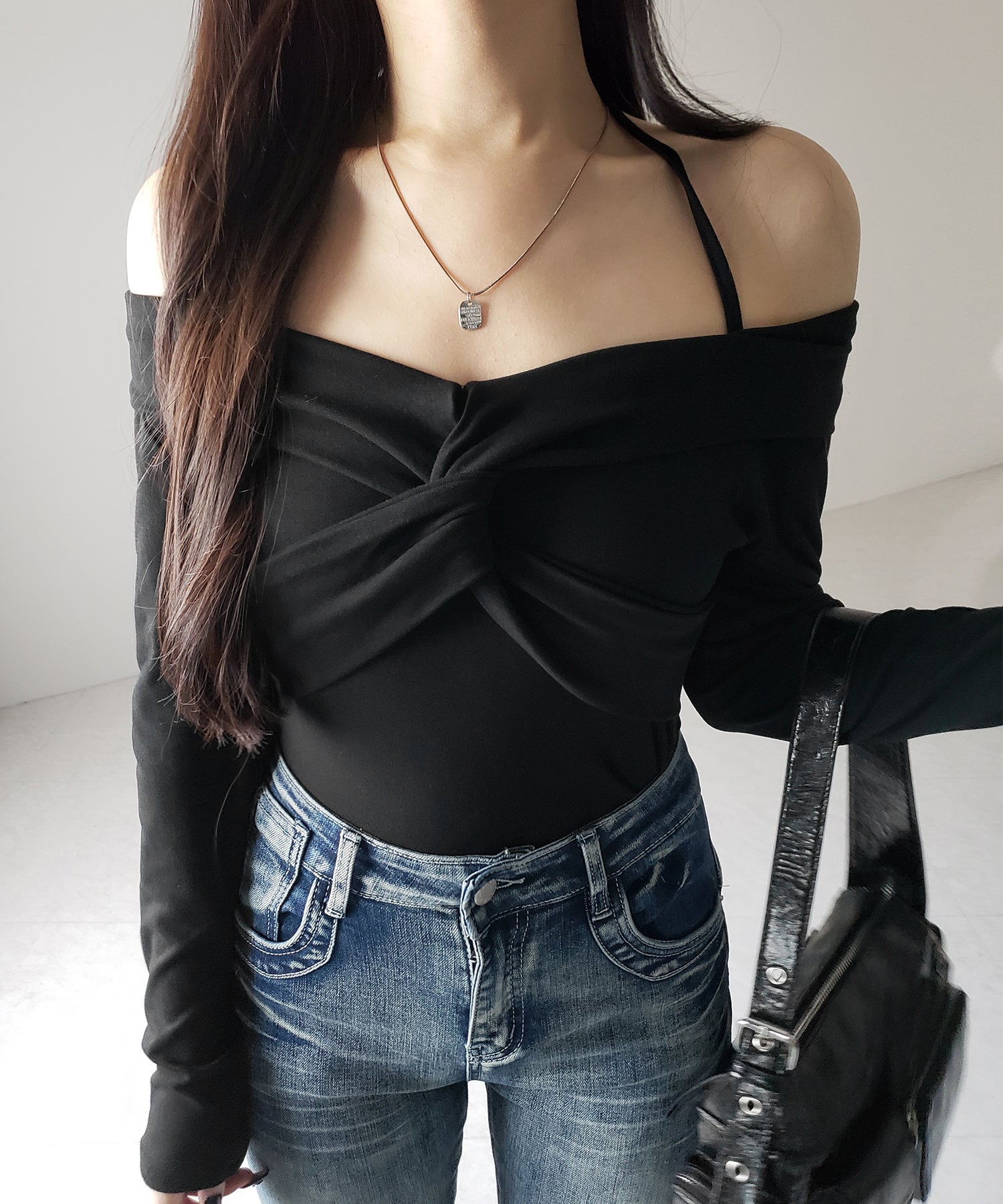 【 2color 】クロスギャザーオフショルカットソートップス / cross gather off shoulder cutsew tops