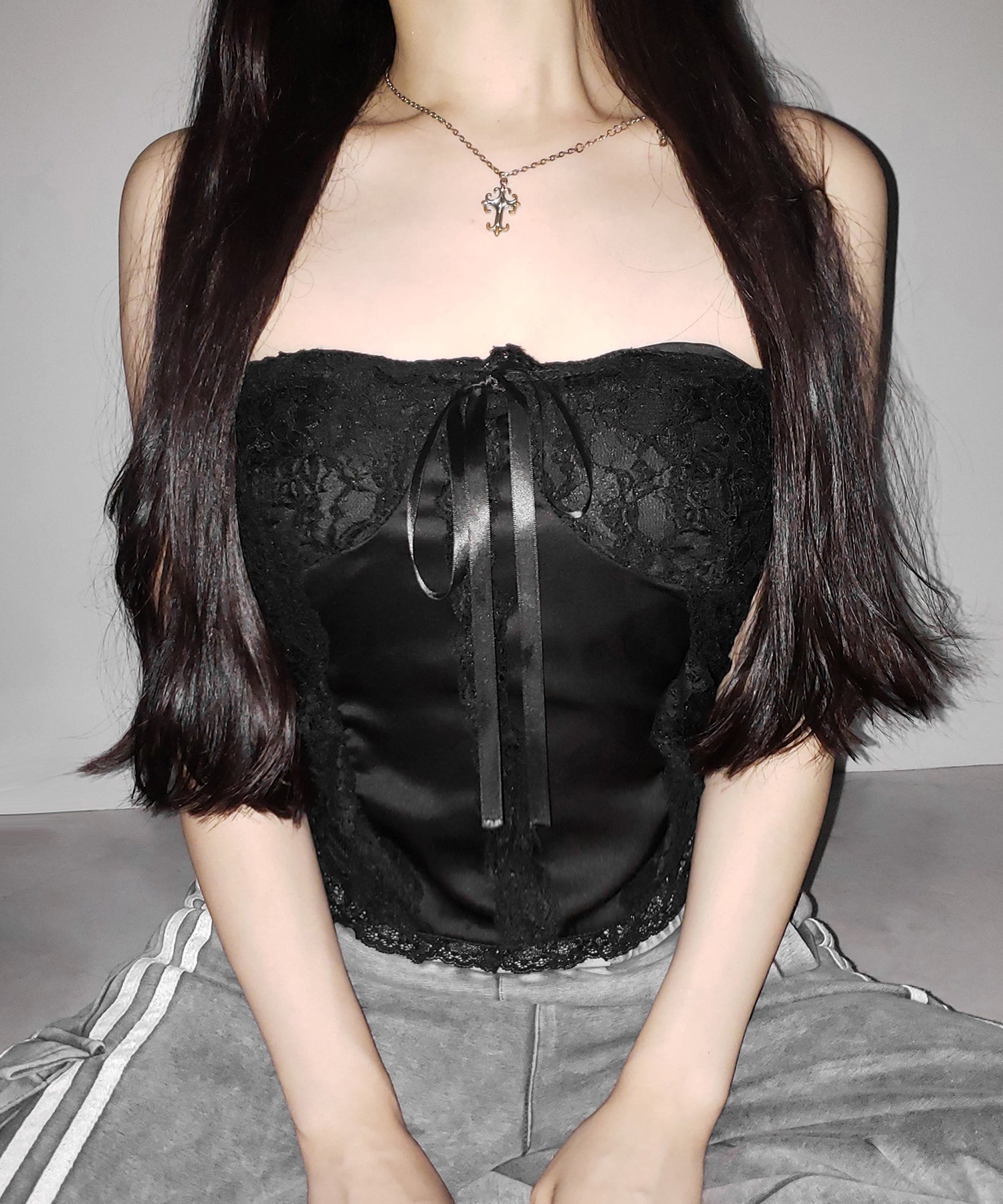 【 2color 】フロントリボンレースフリルコルセットベアトップ / front ribbon lace frill corset bare top