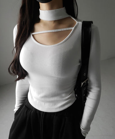 【 裏起毛 】チョーカーナナメストラップシャーリングトップス / choker naname strap shirring tops