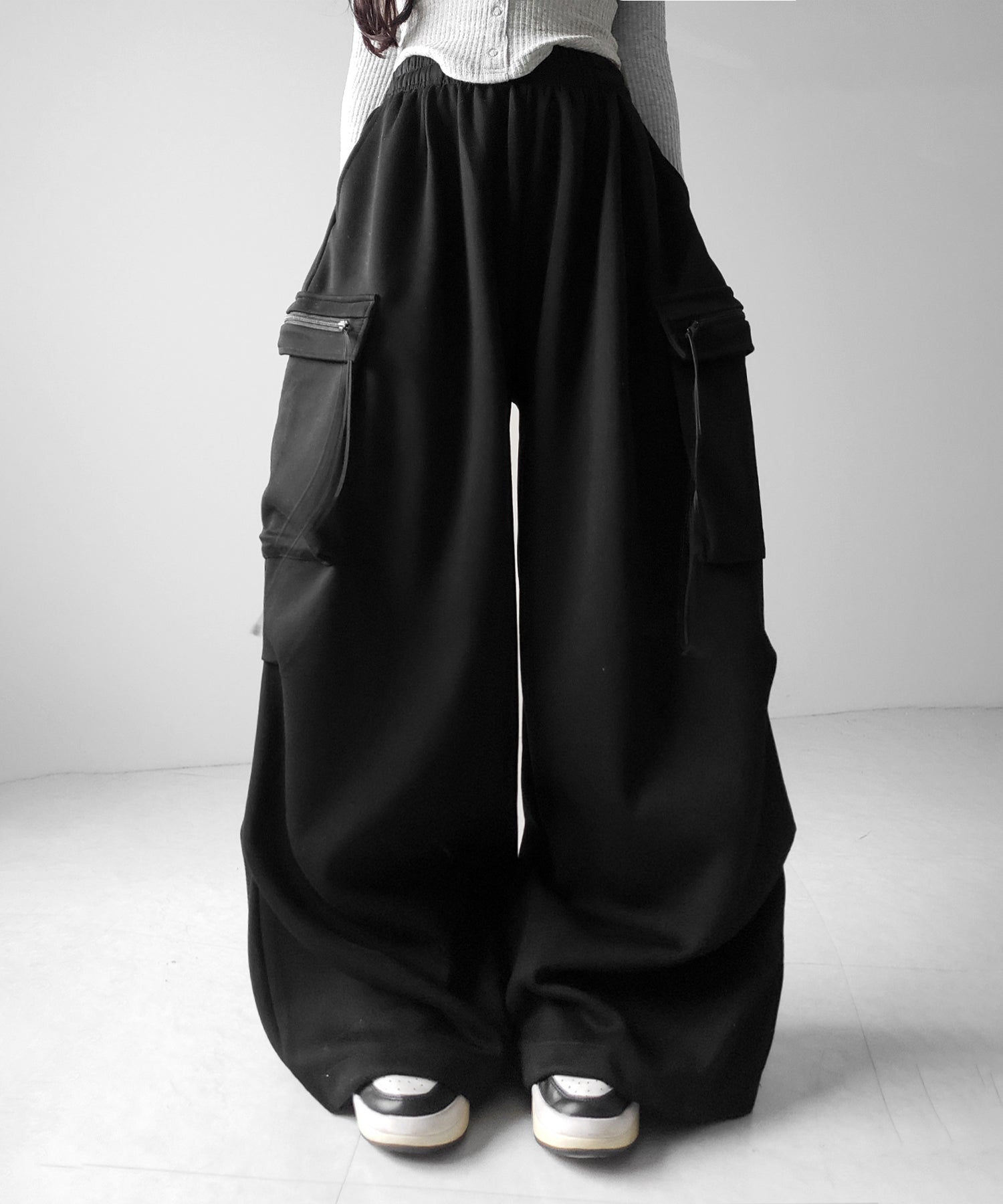 【 裾絞り可能2WAY 】ドローコードタックワイドカーゴスウェットパンツ / drawcord tuck wide cargo sweatpants