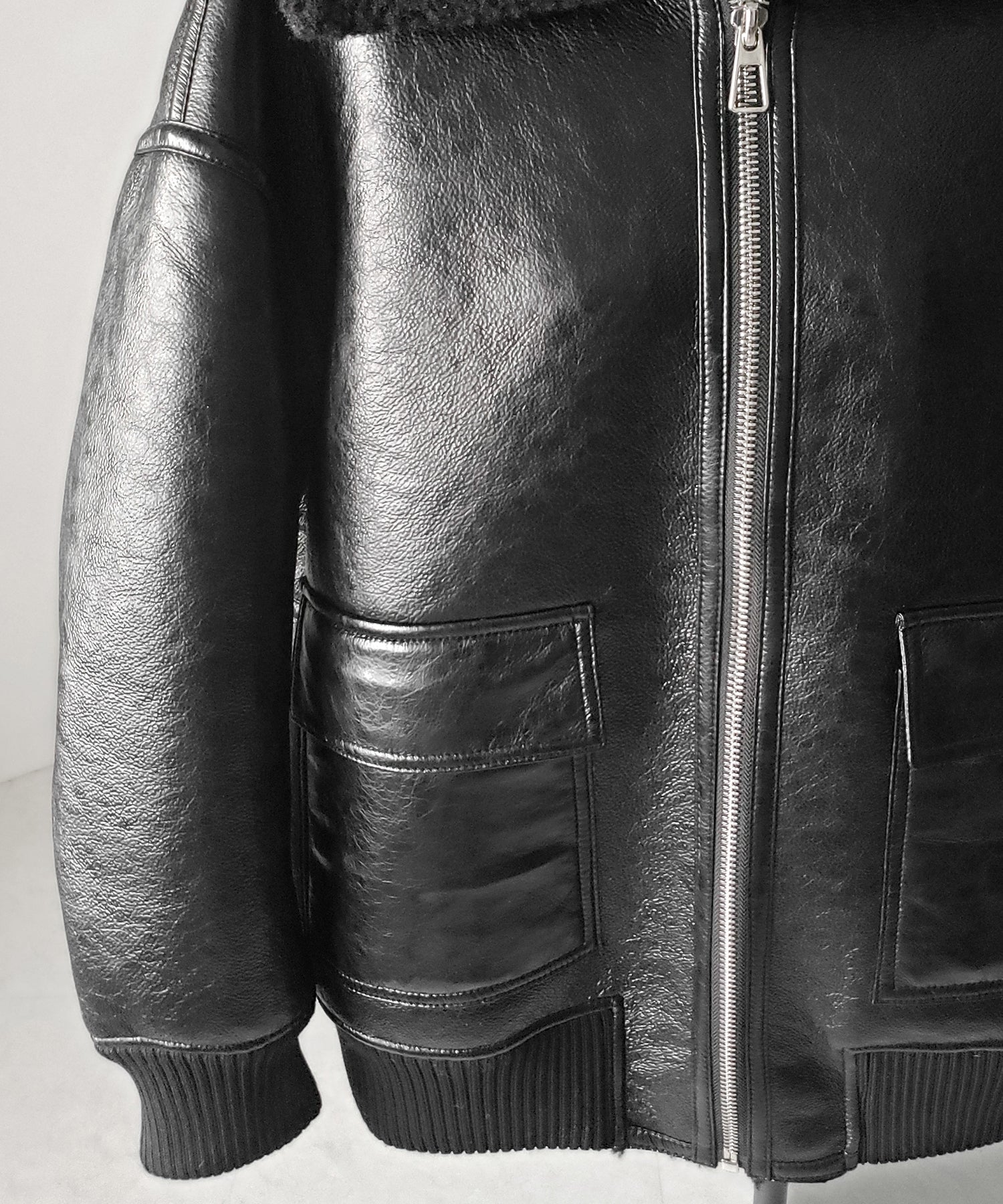 アウトポケットヴィンテージレザーボアムートンオーバージャケット / outpocket vintage fake leather boa mouton over jacket