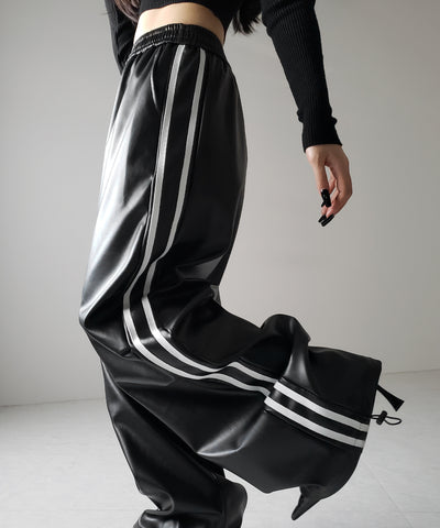 2WAY サイドラインフェイクレザーワイドパンツ / 2WAY Sideline fake leather wide pants