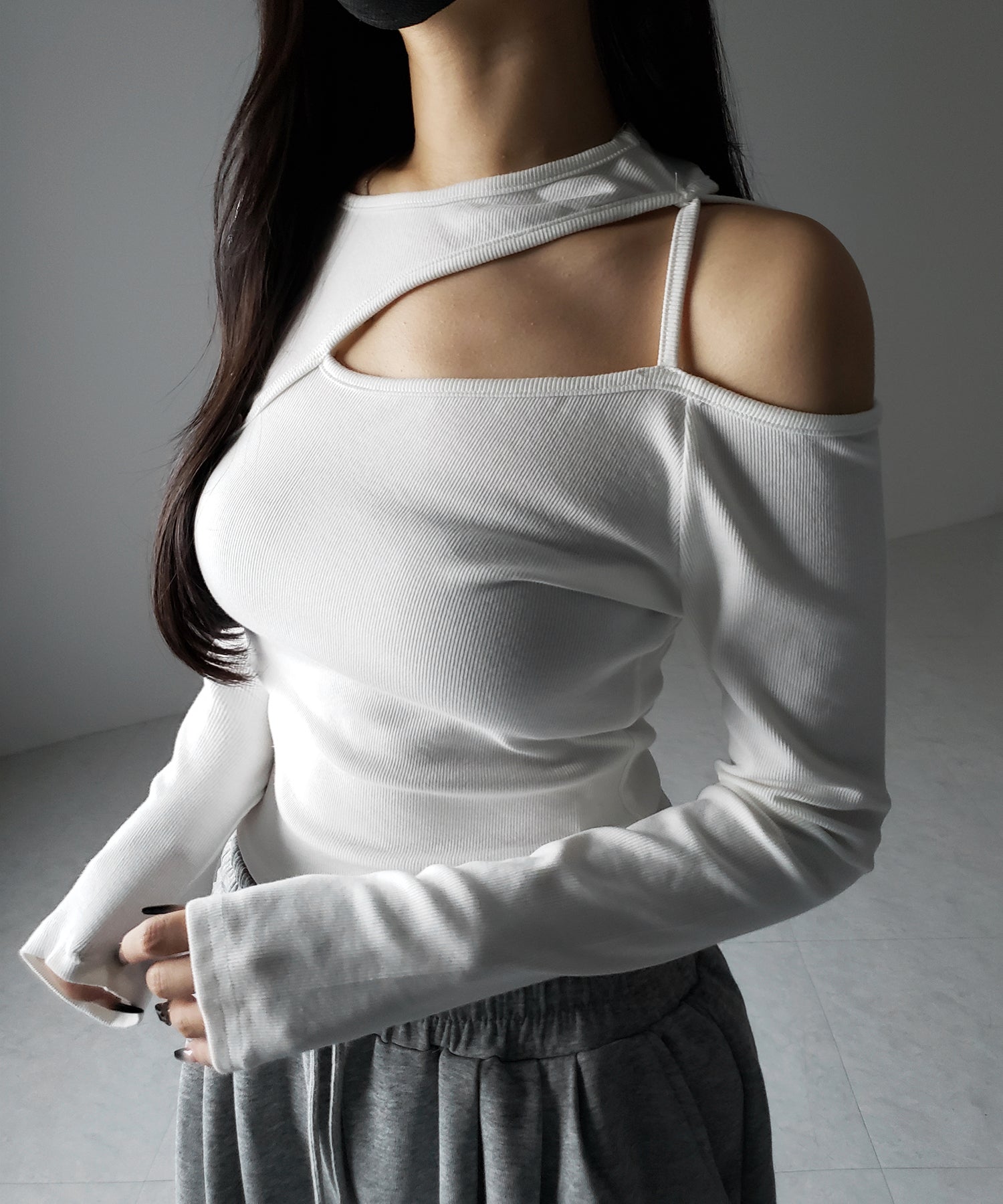 ショルダーカットアウトストラップリブトップス / shoulder cutout strap lib tops