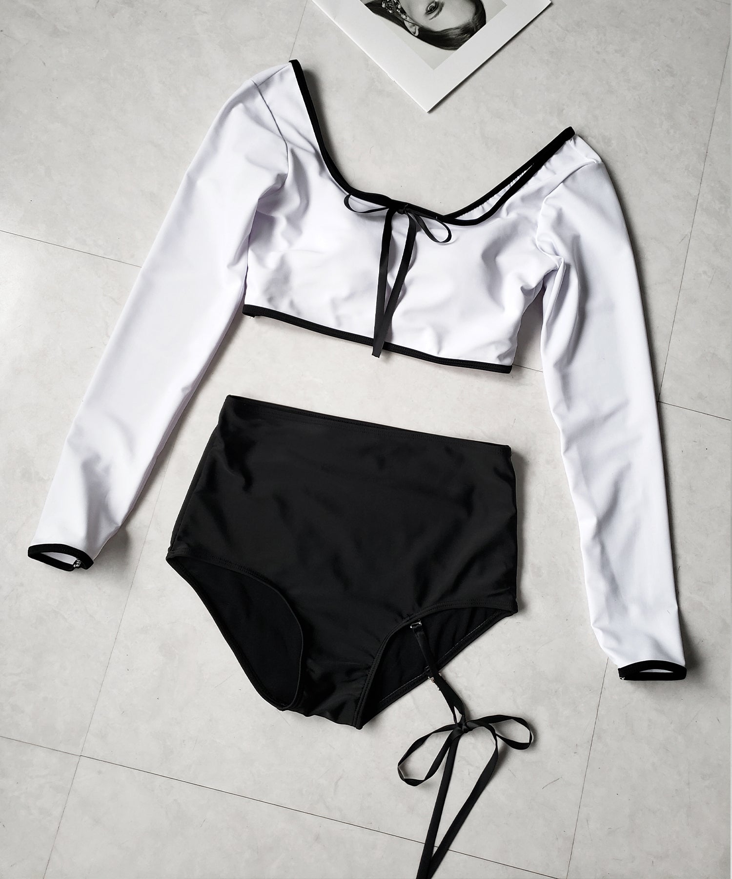【 レディース水着/2点セット 】フロントリボンモノトーンハイウエストビキニ / front ribbon monotone high waist bikini