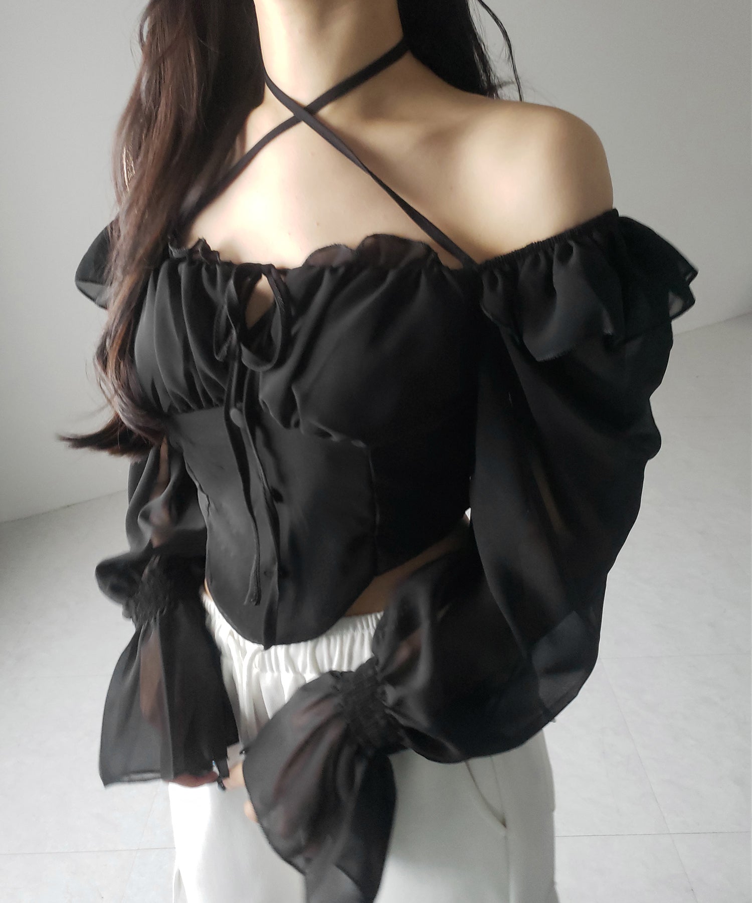 【 2WAY 】フロントリボンクロスネックオフショルシフォンブラウス / front ribbon cross neck off-shoulder chiffon blouse