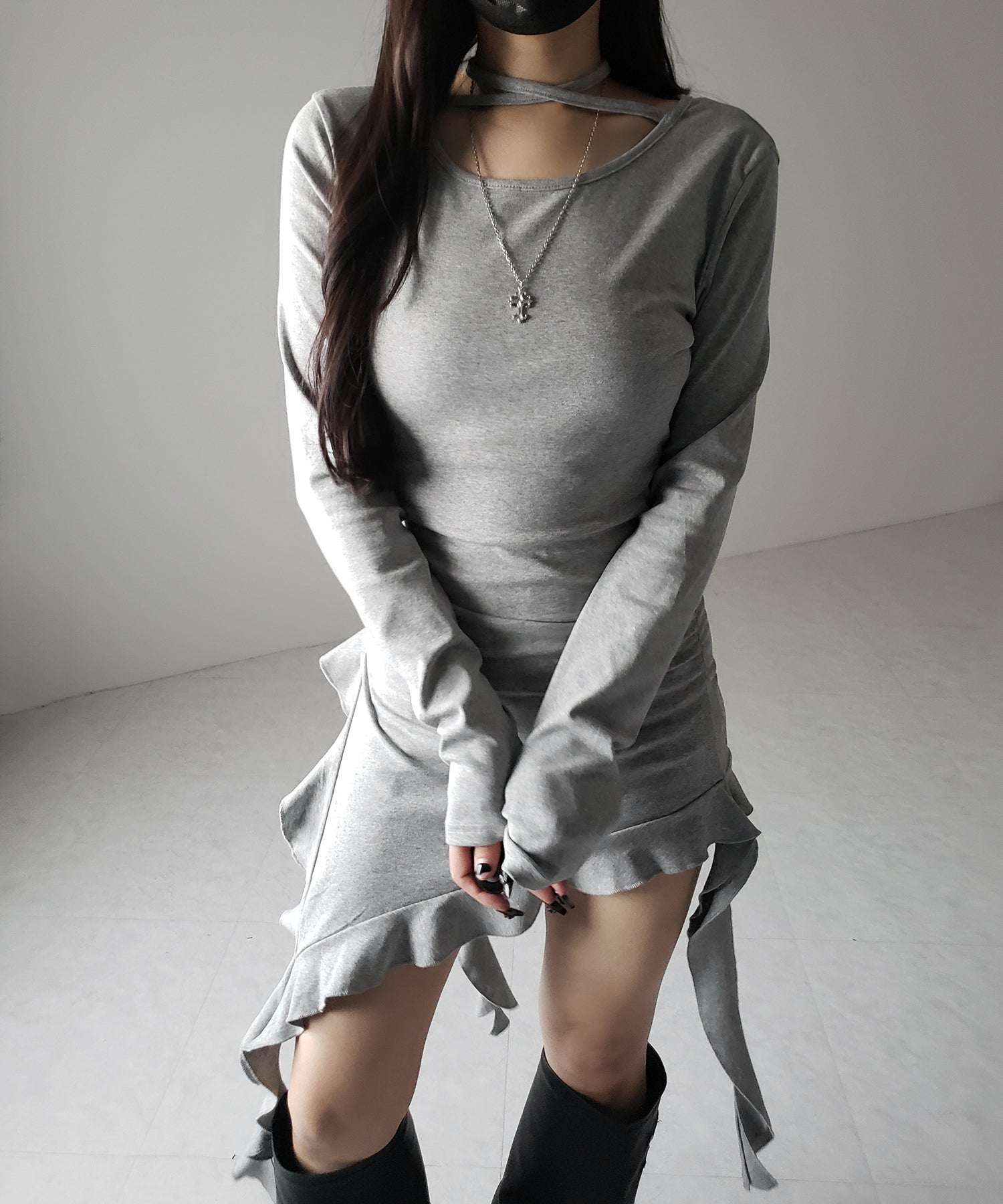 クロスチョーカーアシンメトリーラッフルフリルトップス / cross choker asymmetry ruffle frill tops