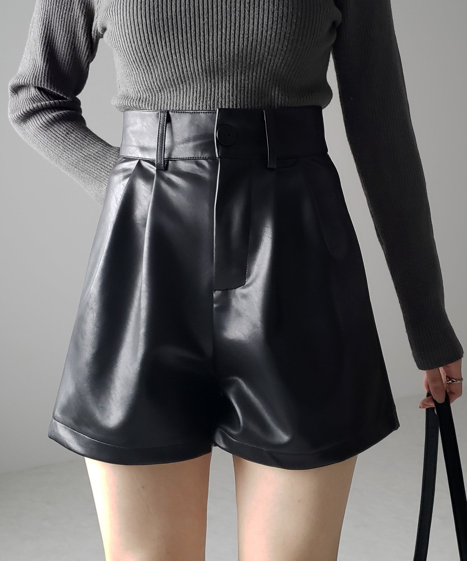 【 3color / 5size 】太ベルトハイウエストタックレザーショートパンツ