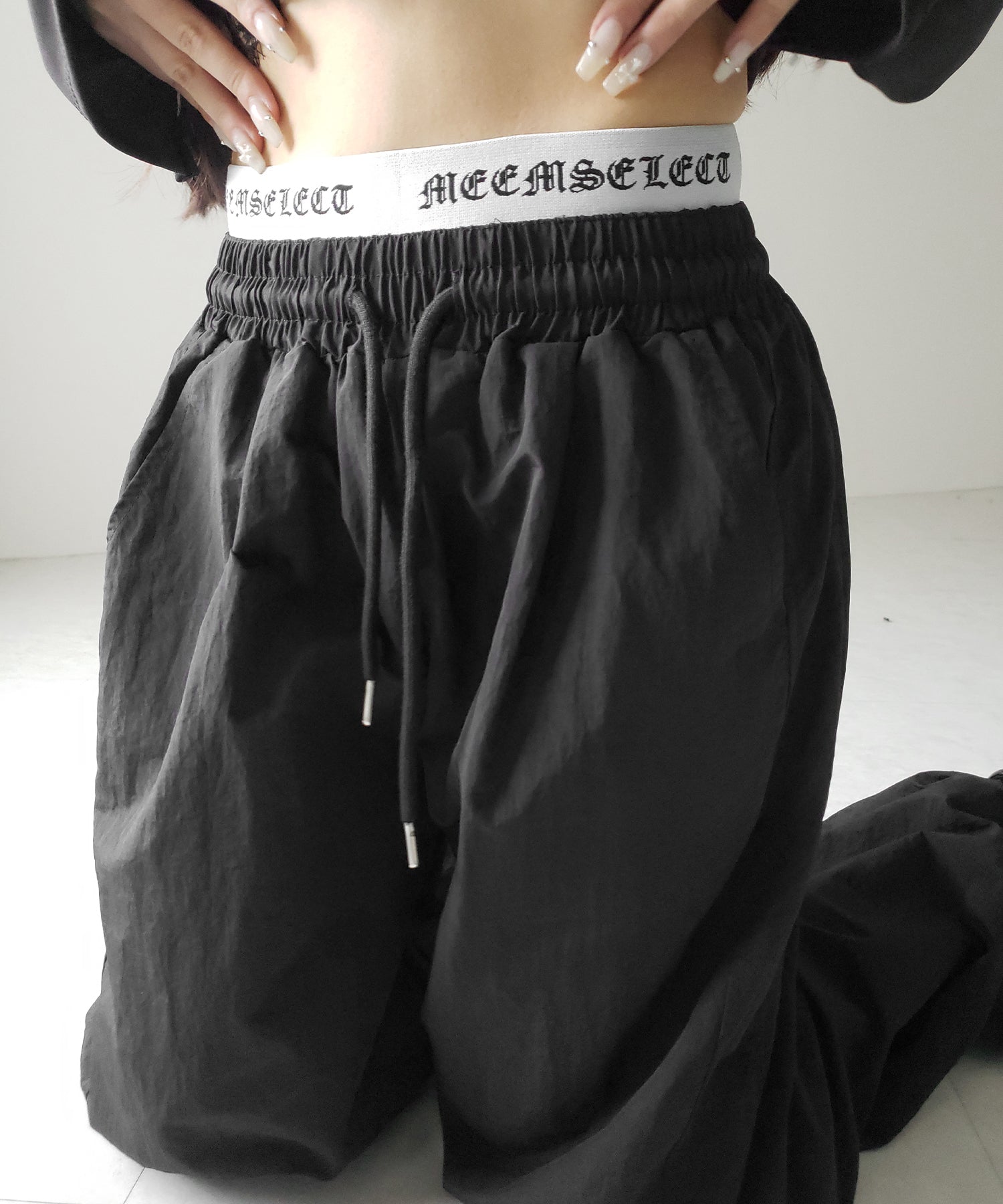 【 2color / 裾絞り可能 】ウエストロゴナイロンライクワッシャーワイドパンツ / waist logo nylon-like washer wide pants