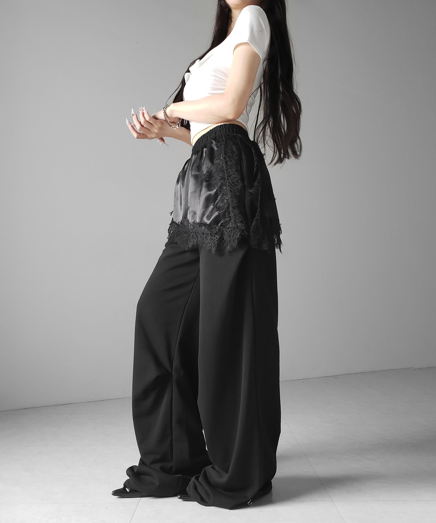 レースドッキングレイヤードスウェットワイドパンツ / lace docking layered sweat wide pants