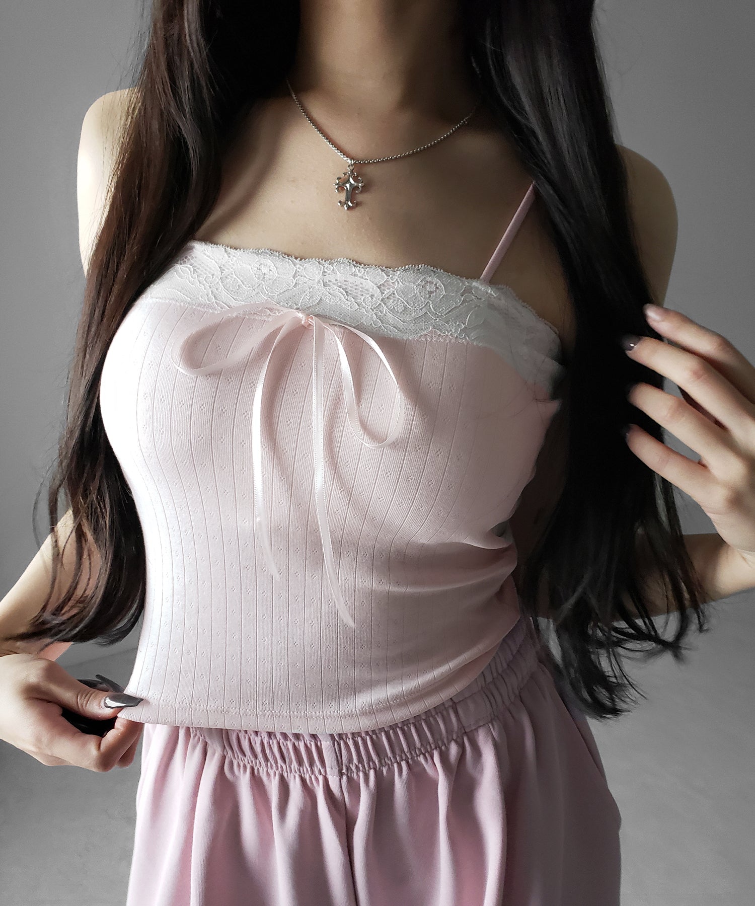 フロントリボンレースショートキャミソール / front ribbon lace short camisole