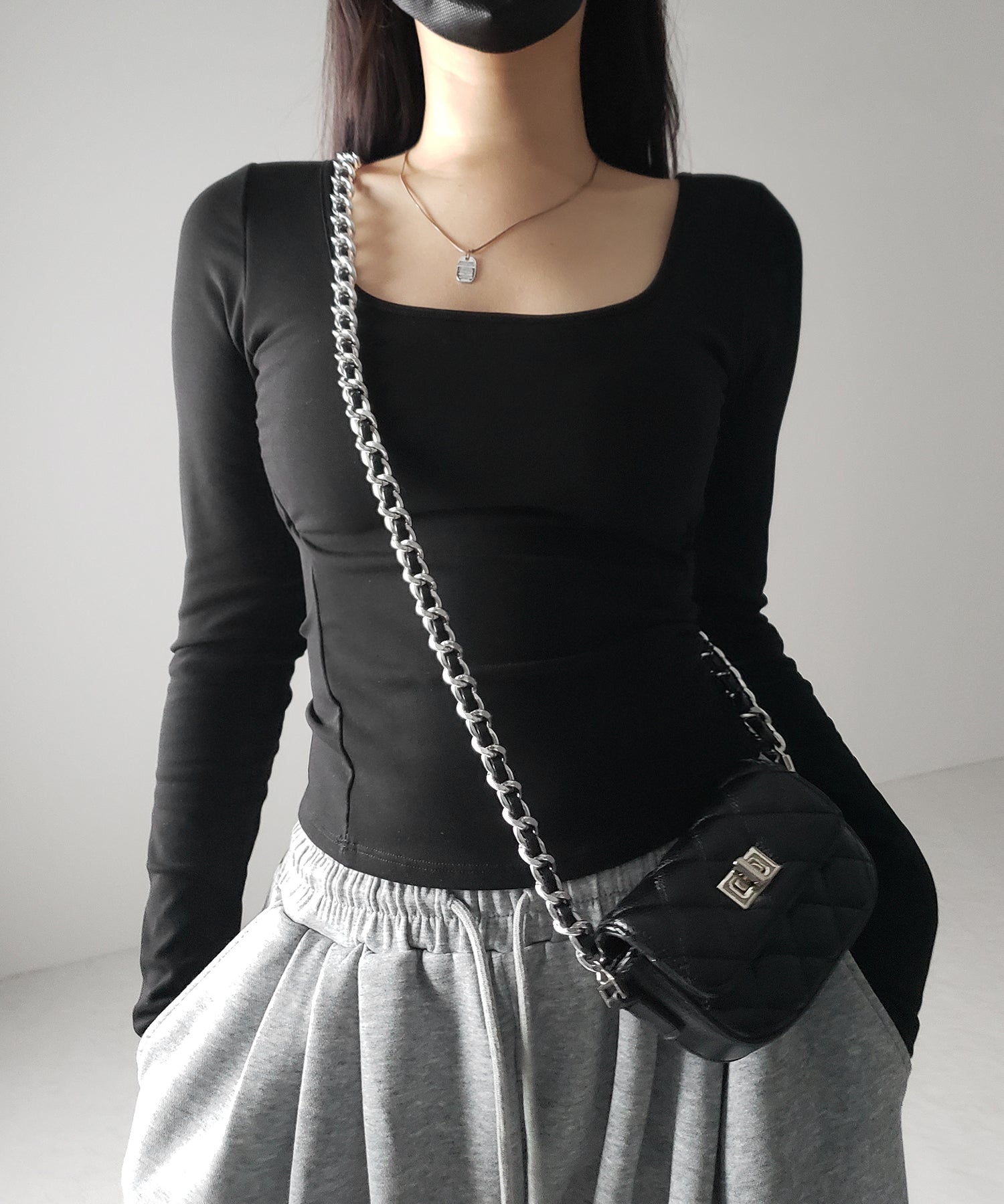 【 裏起毛 / カップ付き 】スクエアネックスリムカットソートップス