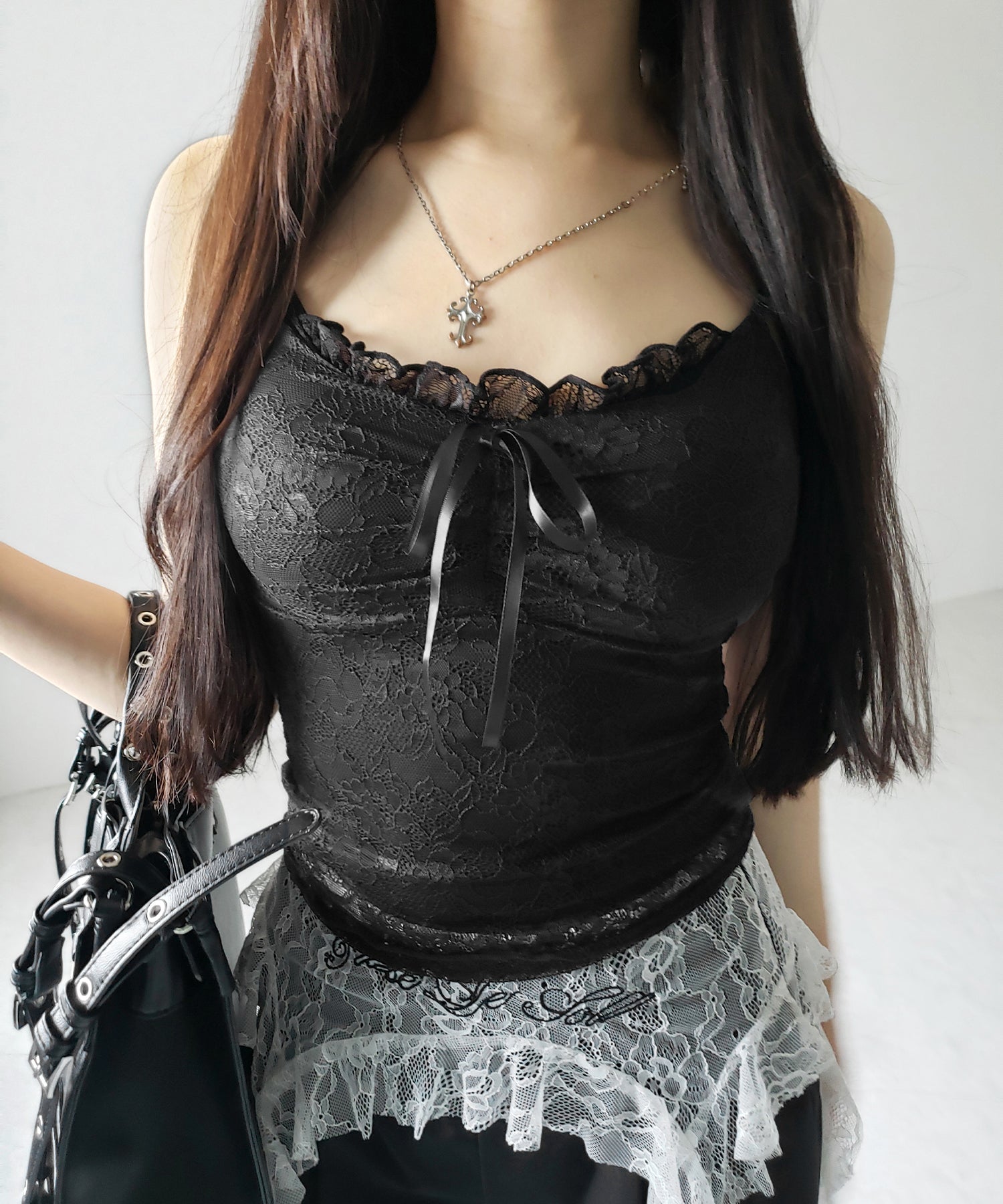 【 2color 】フロントリボンレースレイヤードキャミソール / front ribbon lace layered camisole