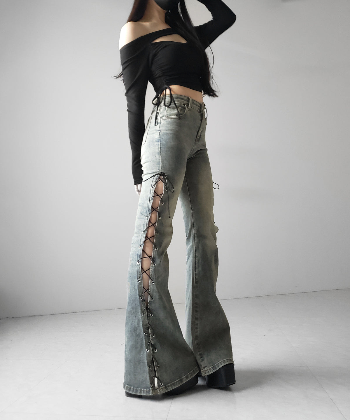 レースアップカットアウトストレッチフレアデニム / lace up cutout stretch flare denim