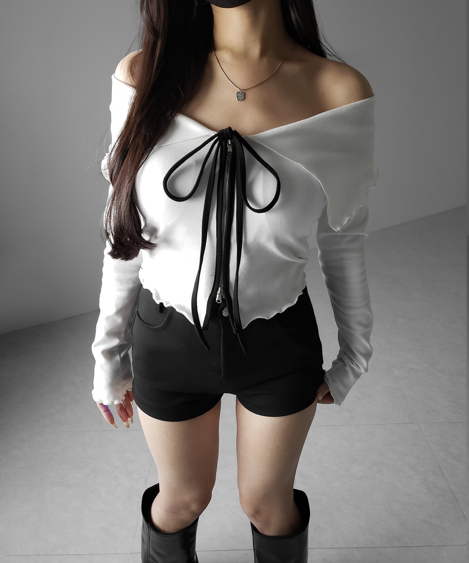 バイカラーリボンオフショルショートトップス / bicolor ribbon off shoulder short tops