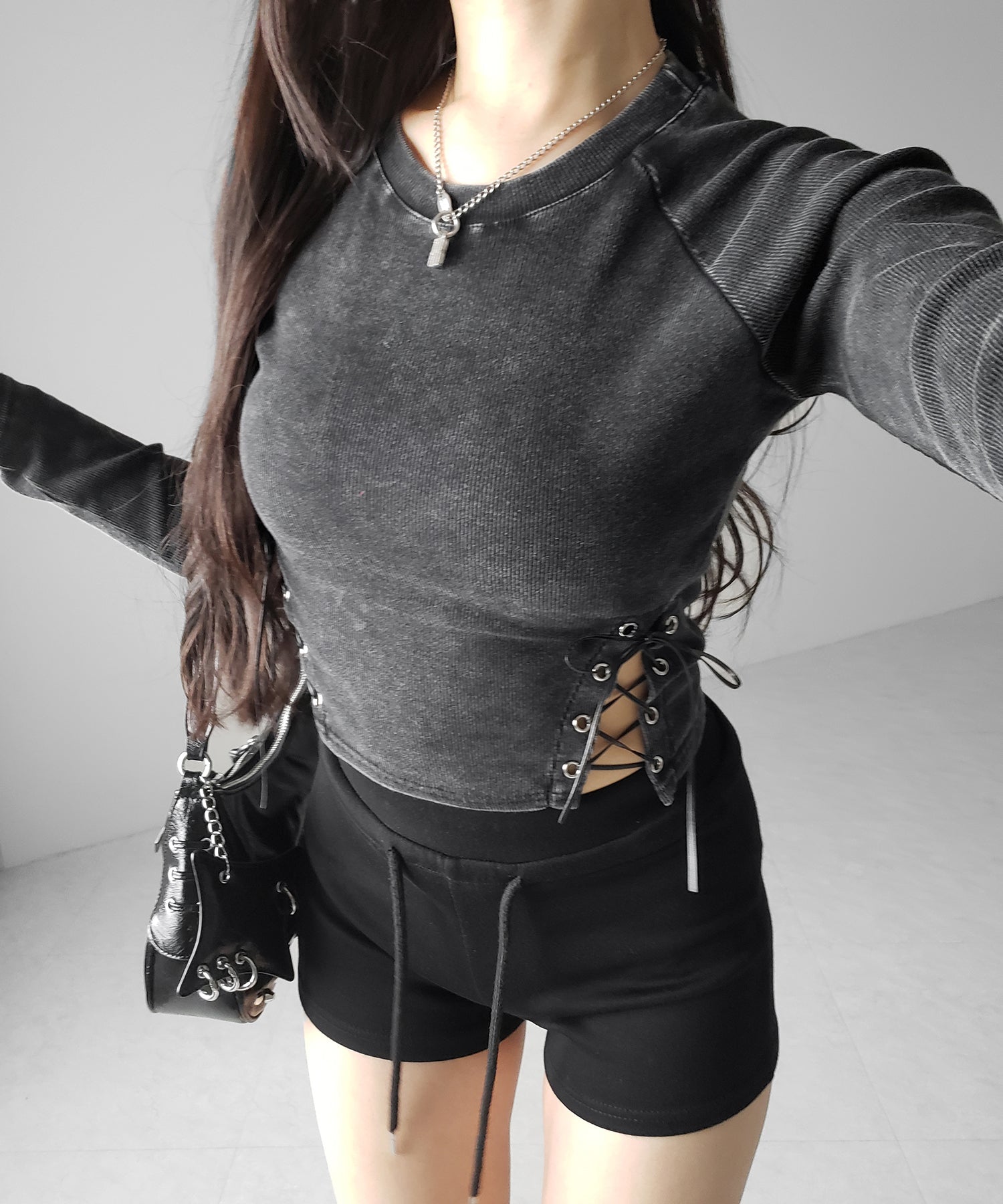 ヴィンテージサイドレースアップカットアウトショートロンT / vintage side lace up cutout short long sleeve T-shirts