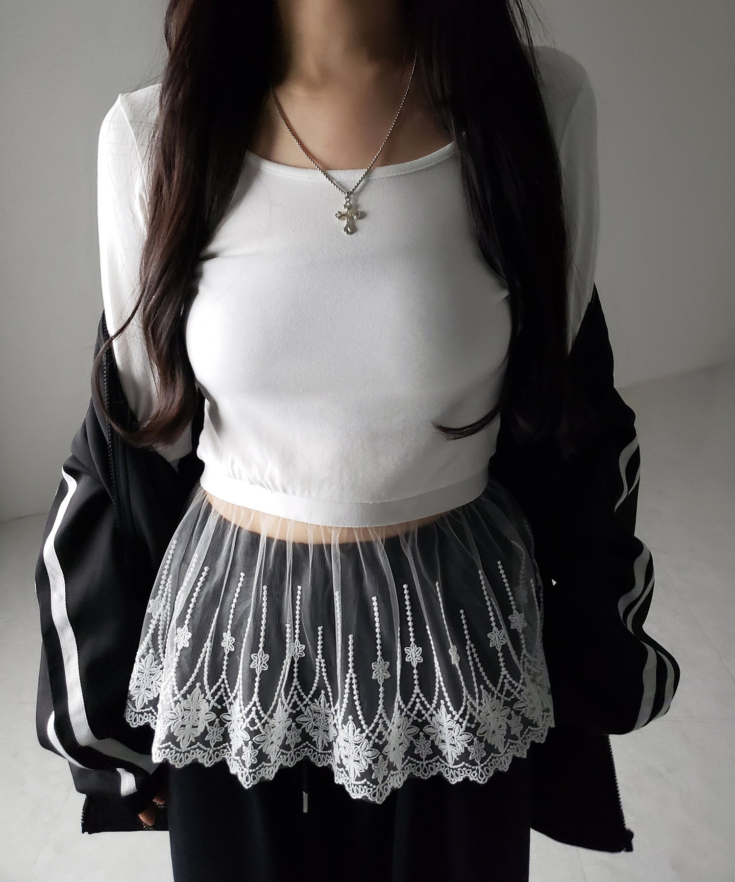 【 2color 】裾レースフリルレイヤード長袖トップス / hem lace frill layered long sleeve tops