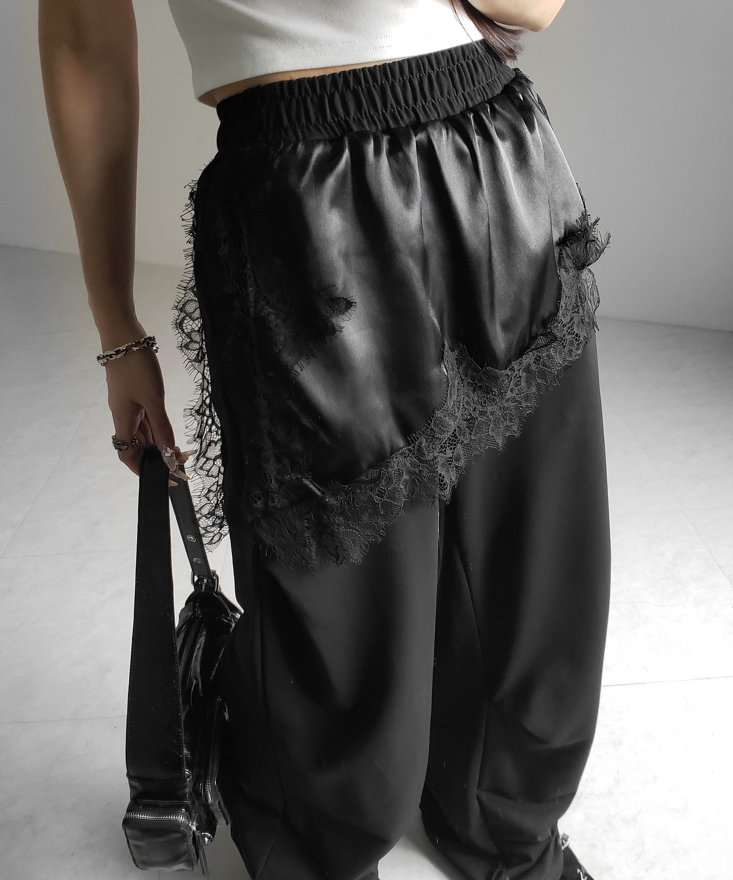 レースドッキングレイヤードスウェットワイドパンツ / lace docking layered sweat wide pants