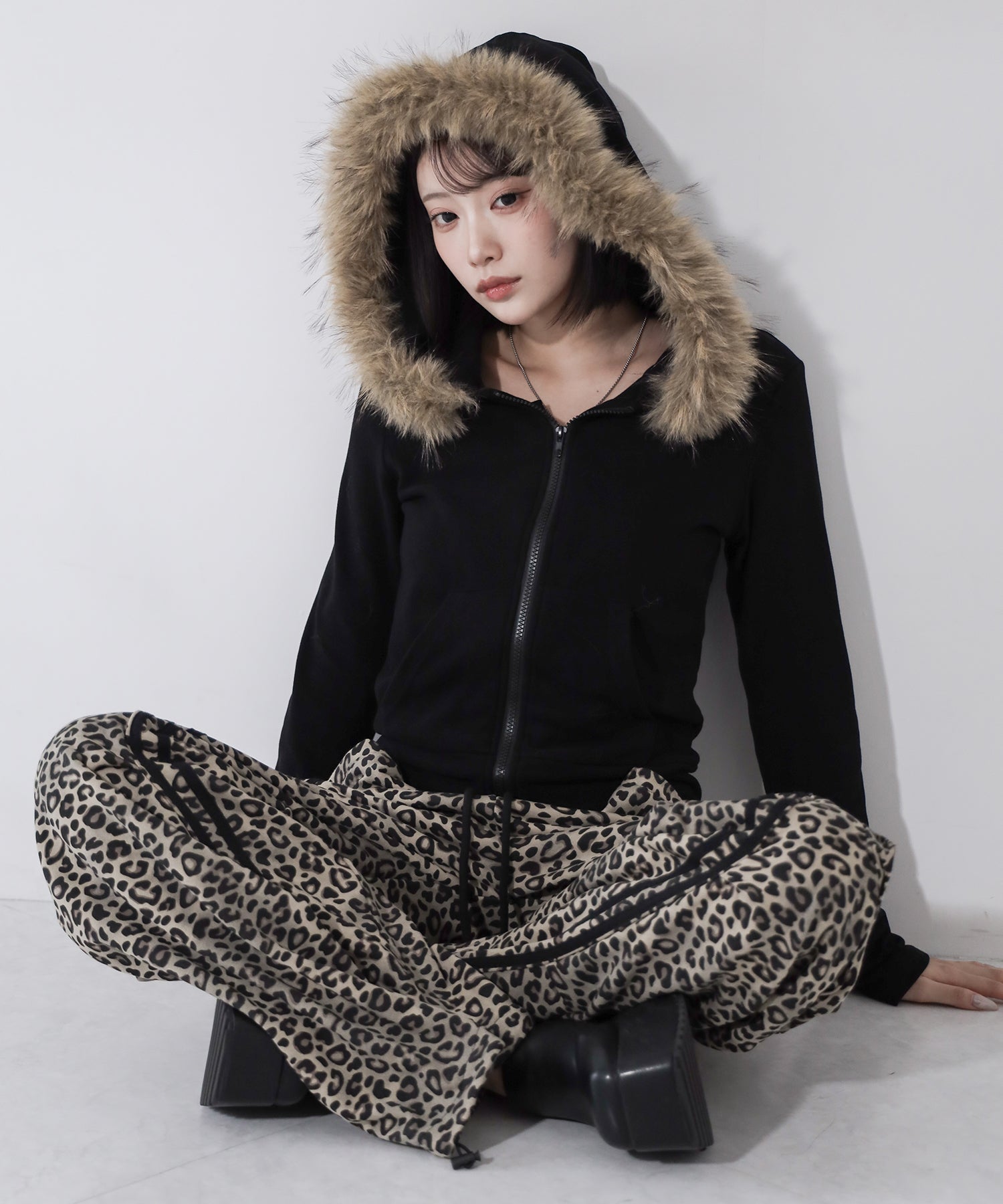【 裾絞り可能2WAY 】レオパードヴィンテージサイドラインタックワイドスウェットパンツ / leopard vintage side line tuck wide sweatpants