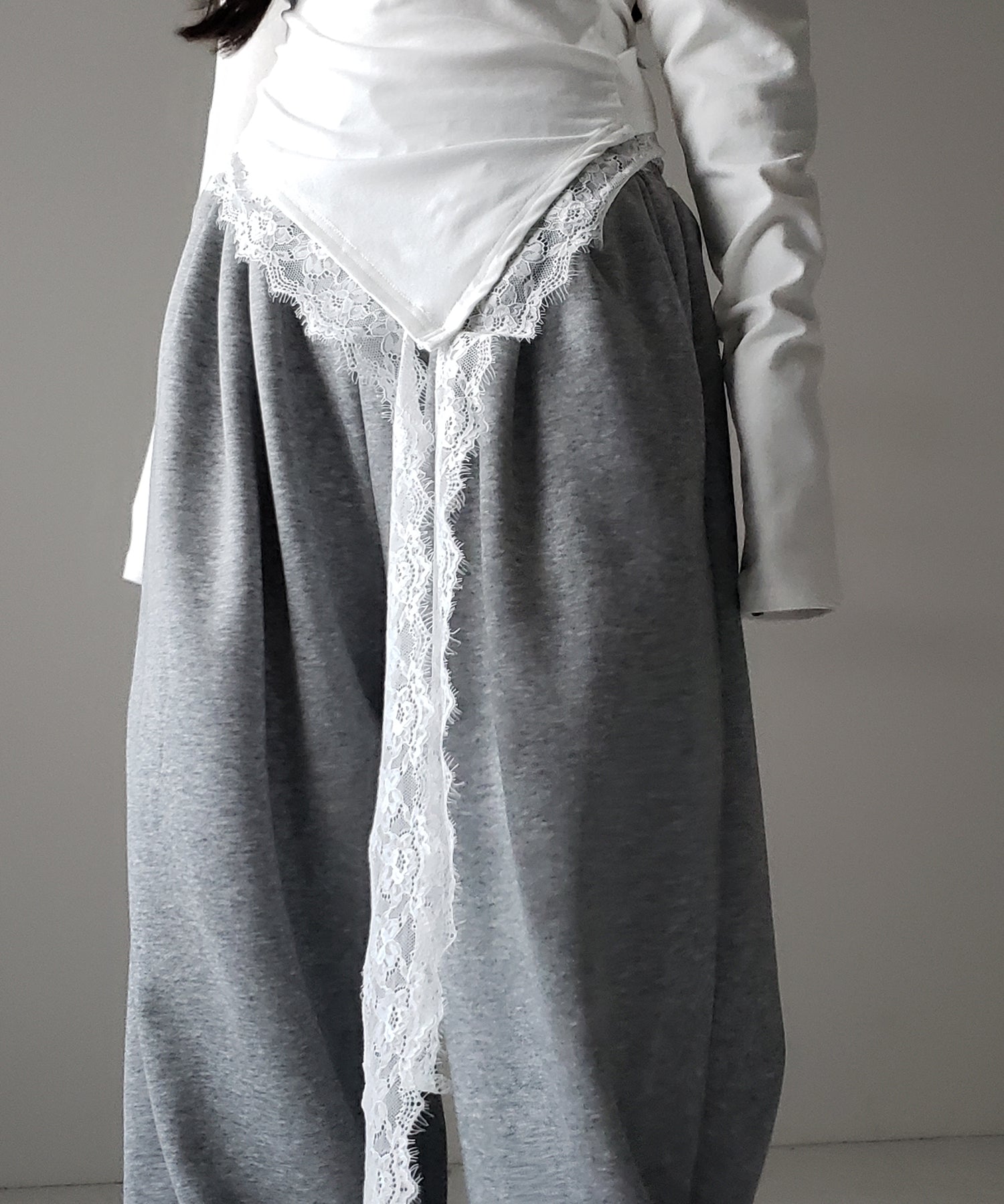【 2color 】ワンショルダーレースドッキングアシンメトリートップス / one shoulder lace docking asymmetry tops