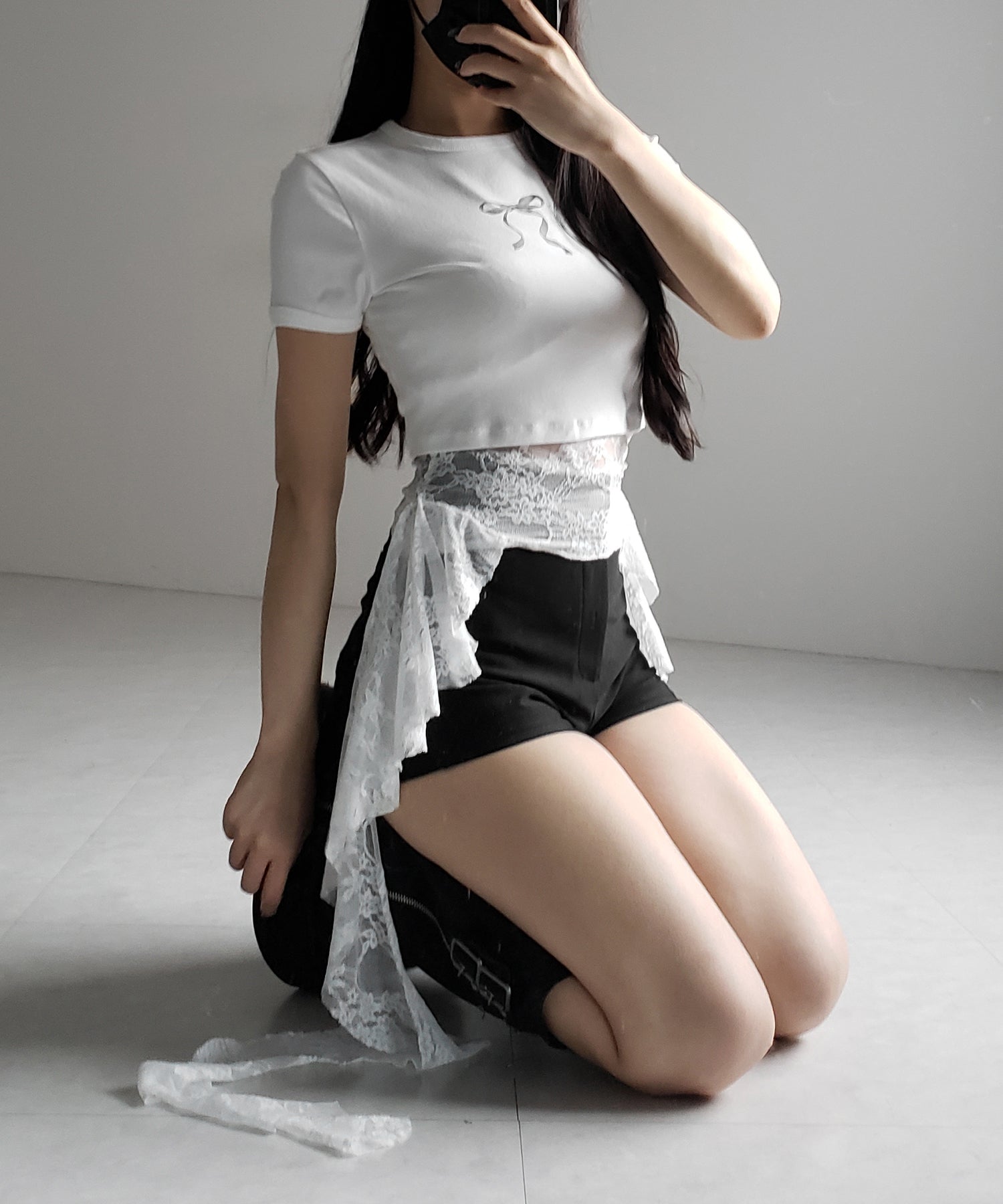 【 2color 】アシンメトリーフリルレースベアトップス / asymmetry frill lace bare tops