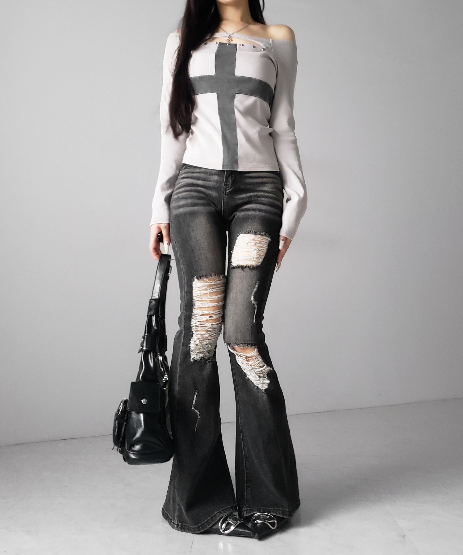 十字架ヴィンテージクロスオフショルスリムリブトップス / vintage cross offshoulder slim lib tops