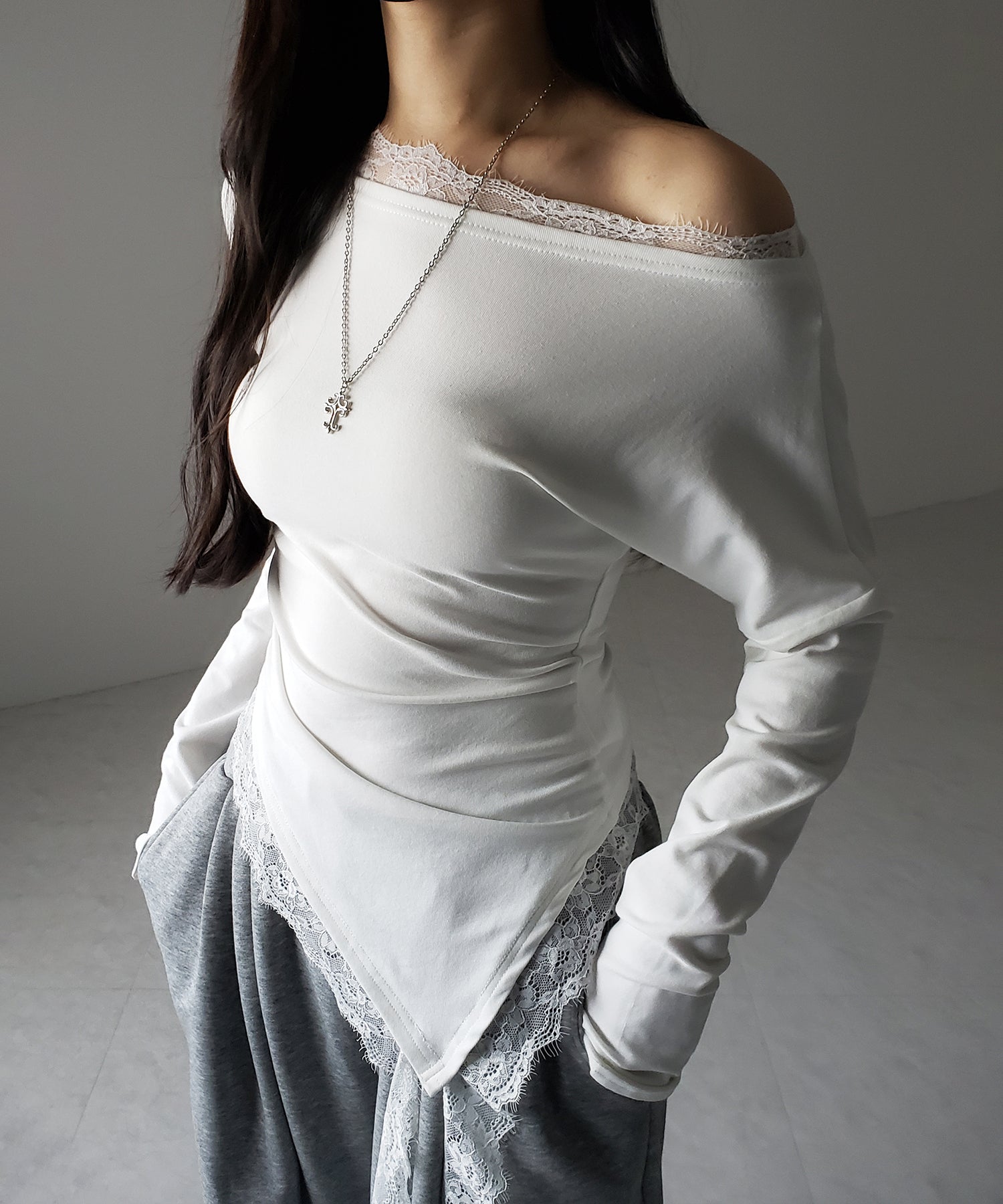 【 2color 】ワンショルダーレースドッキングアシンメトリートップス / one shoulder lace docking asymmetry tops