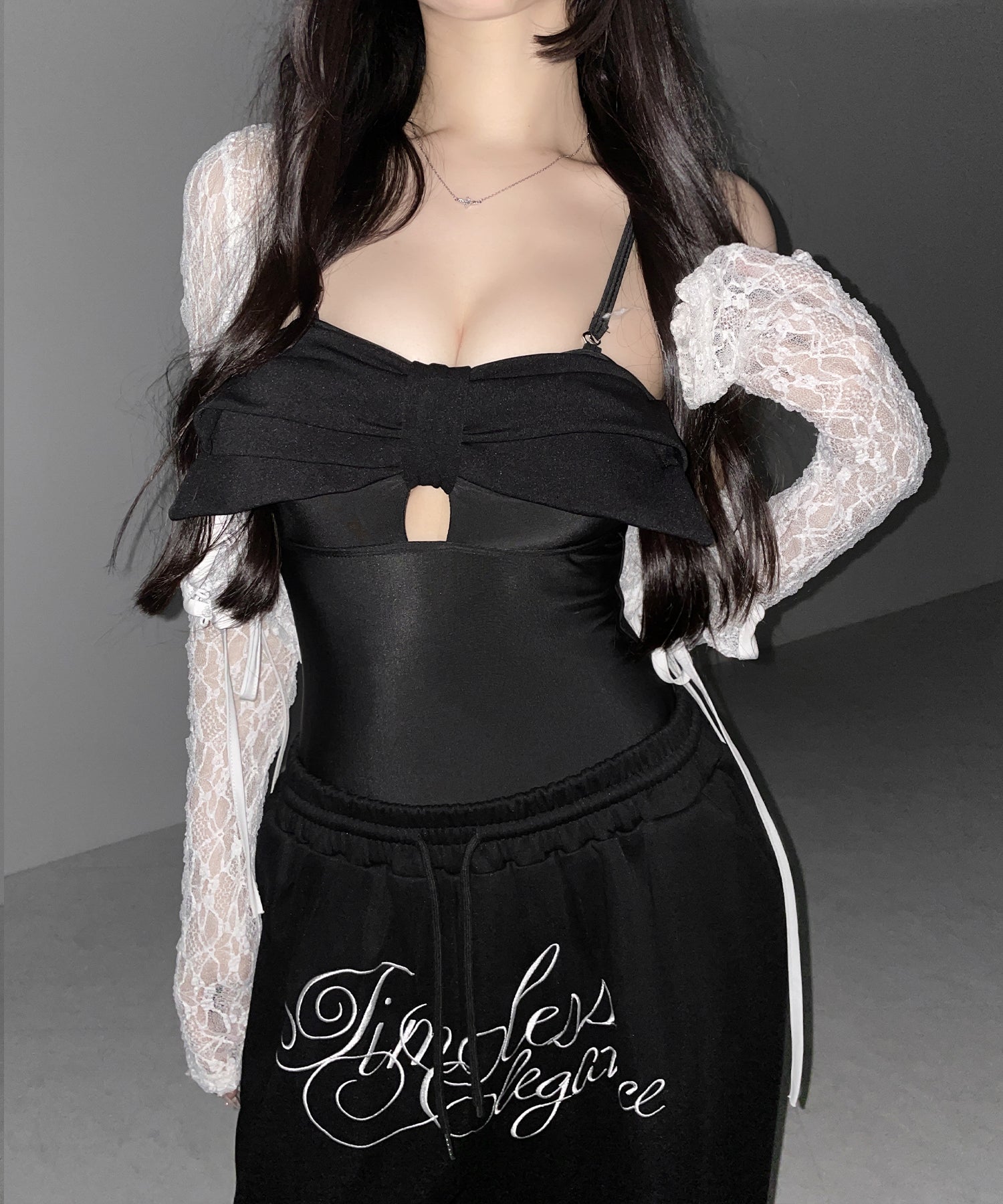 【 レディース水着 】フロントリボンカットアウトワンピース水着 / front ribbon cutout onepiece swimwear