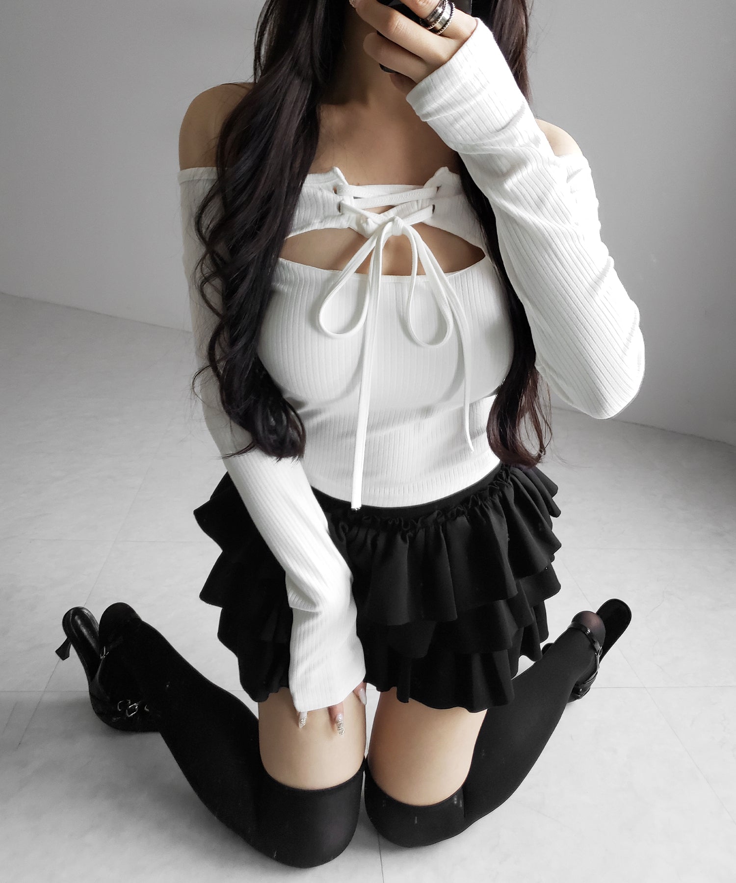 レースアップリボンカットアウトオフショルリブロンT / lace up ribbon cutout offshoulder ribbed long T-shirt