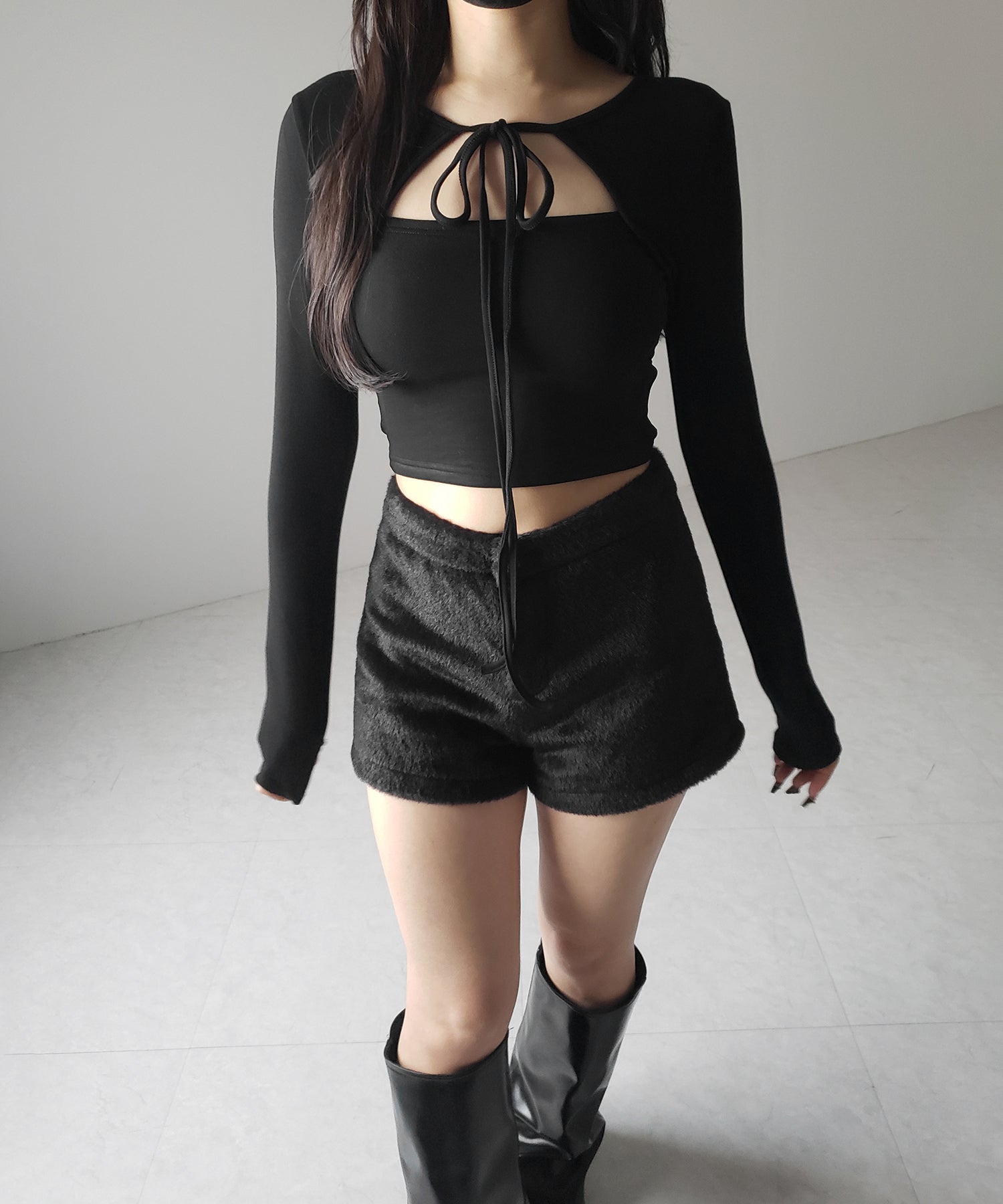 【 2WAY / 裏起毛 】フロントリボンカットアウトドッキングショートトップス / front ribbon cutout docking short tops